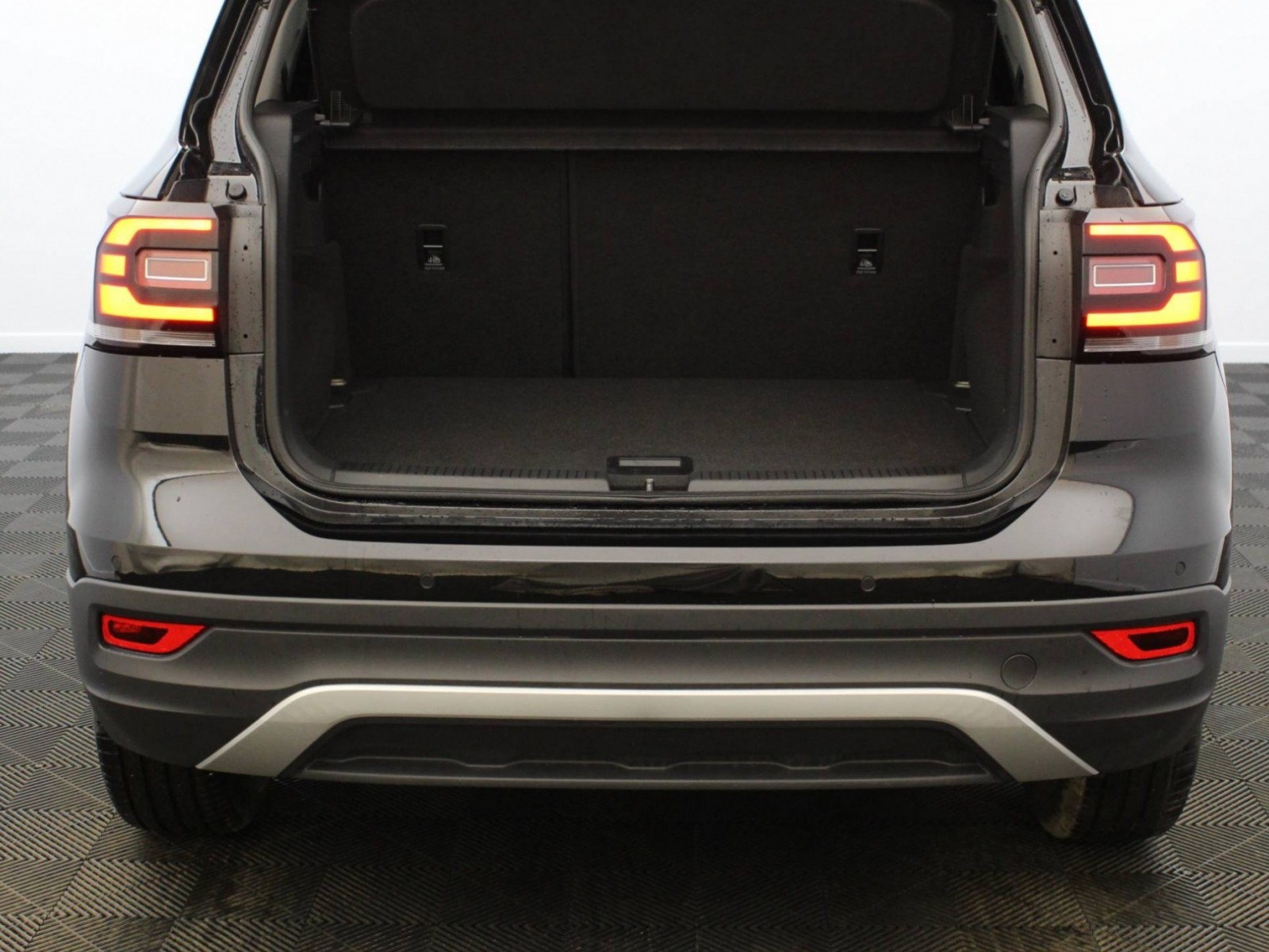 VOLKSWAGEN - T-CROSS - #175402 - 26
