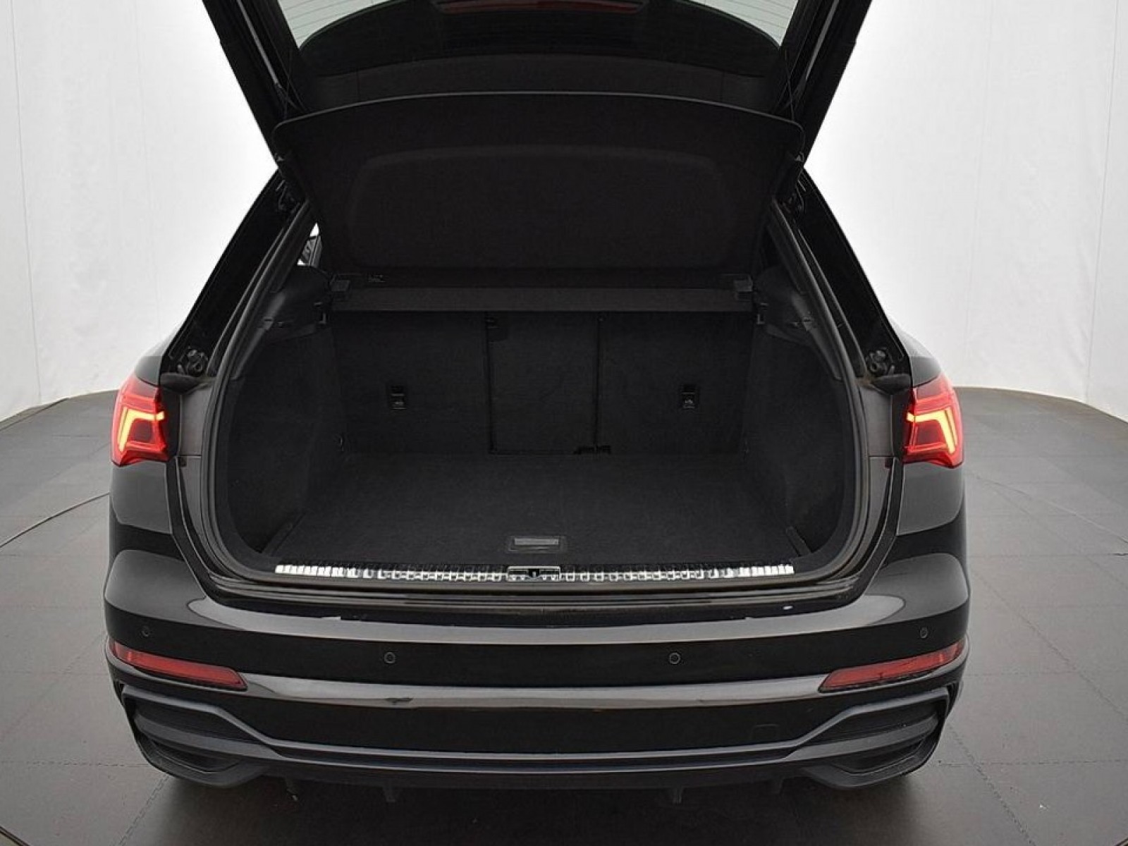 AUDI - Q3 - #181914 - 28