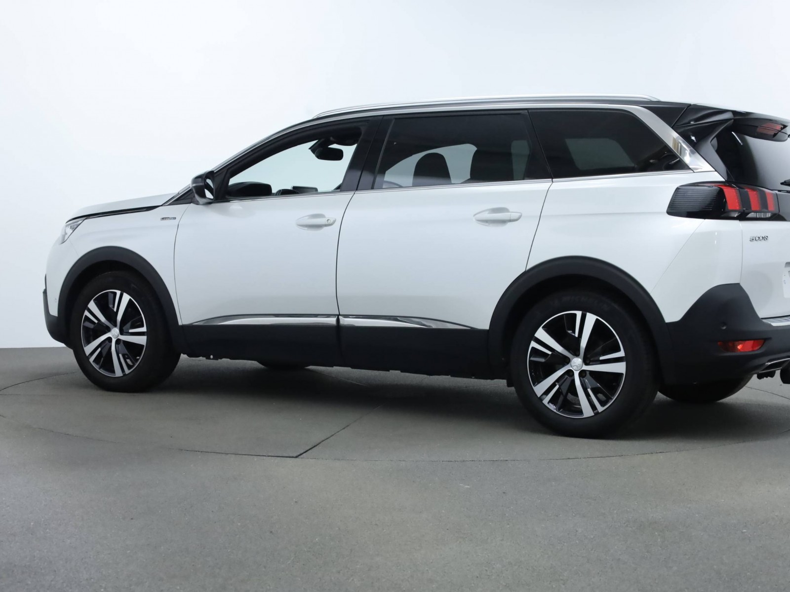 PEUGEOT - 5008 - #182237 - 1