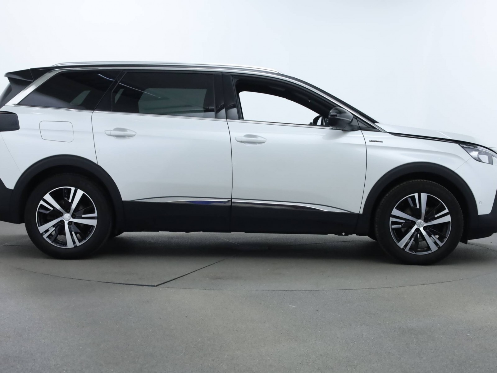 PEUGEOT - 5008 - #182237 - 6