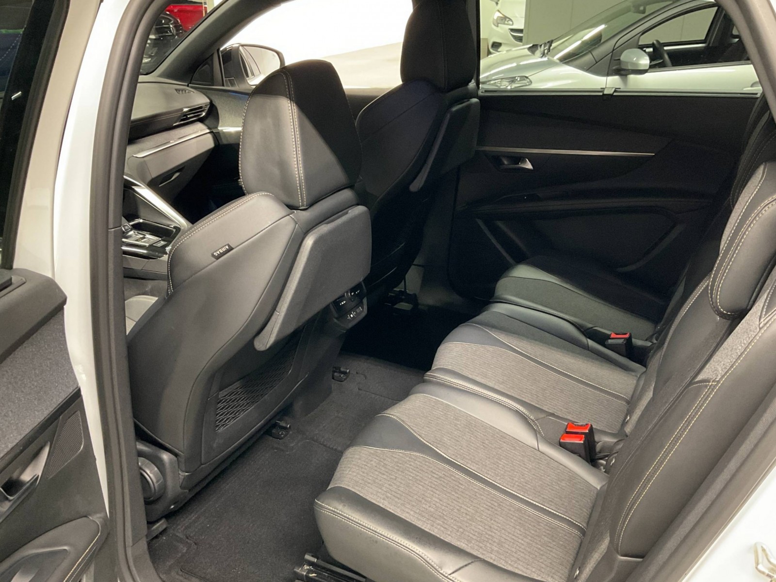 PEUGEOT - 5008 - #182237 - 32
