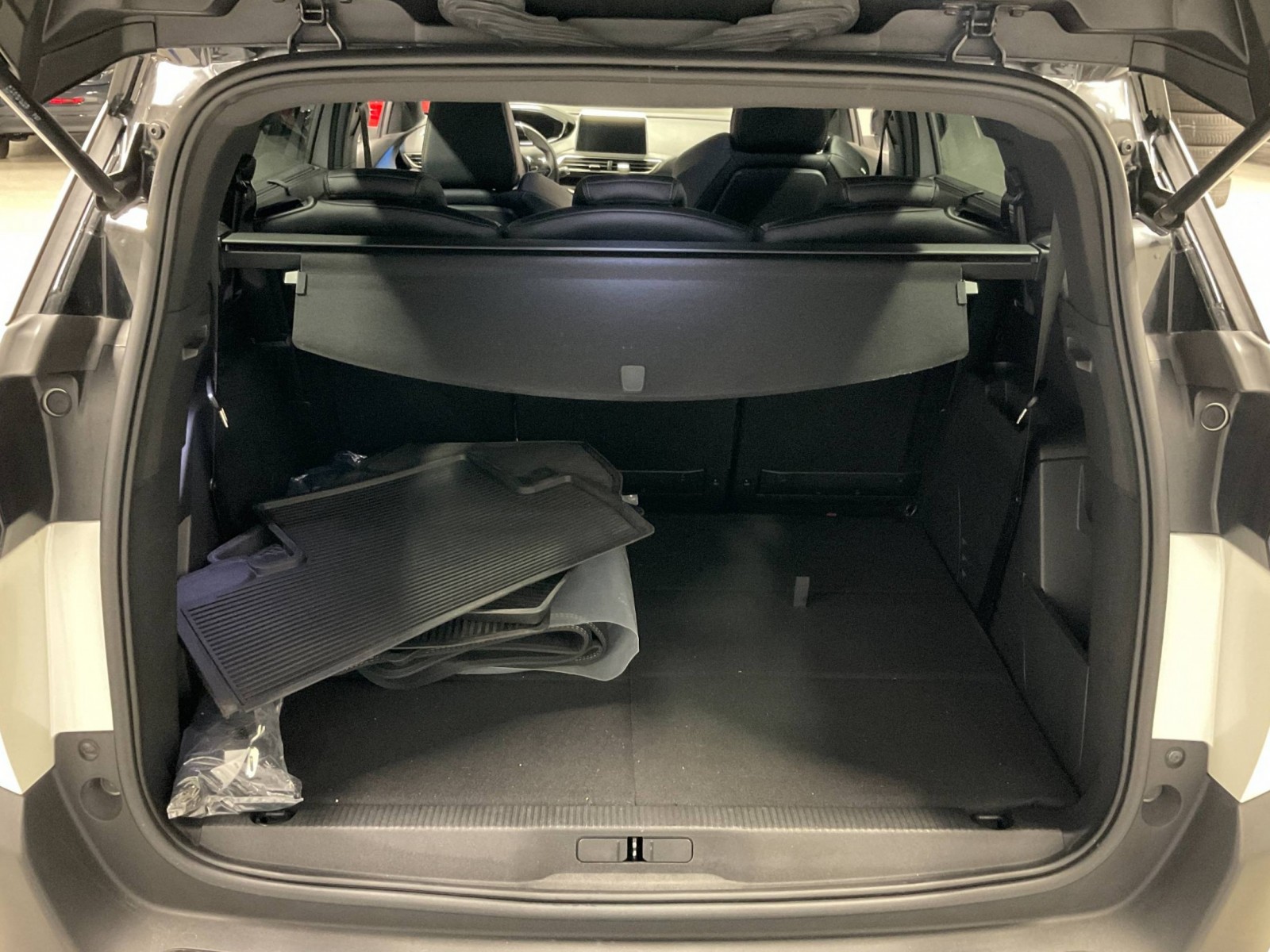 PEUGEOT - 5008 - #182237 - 33