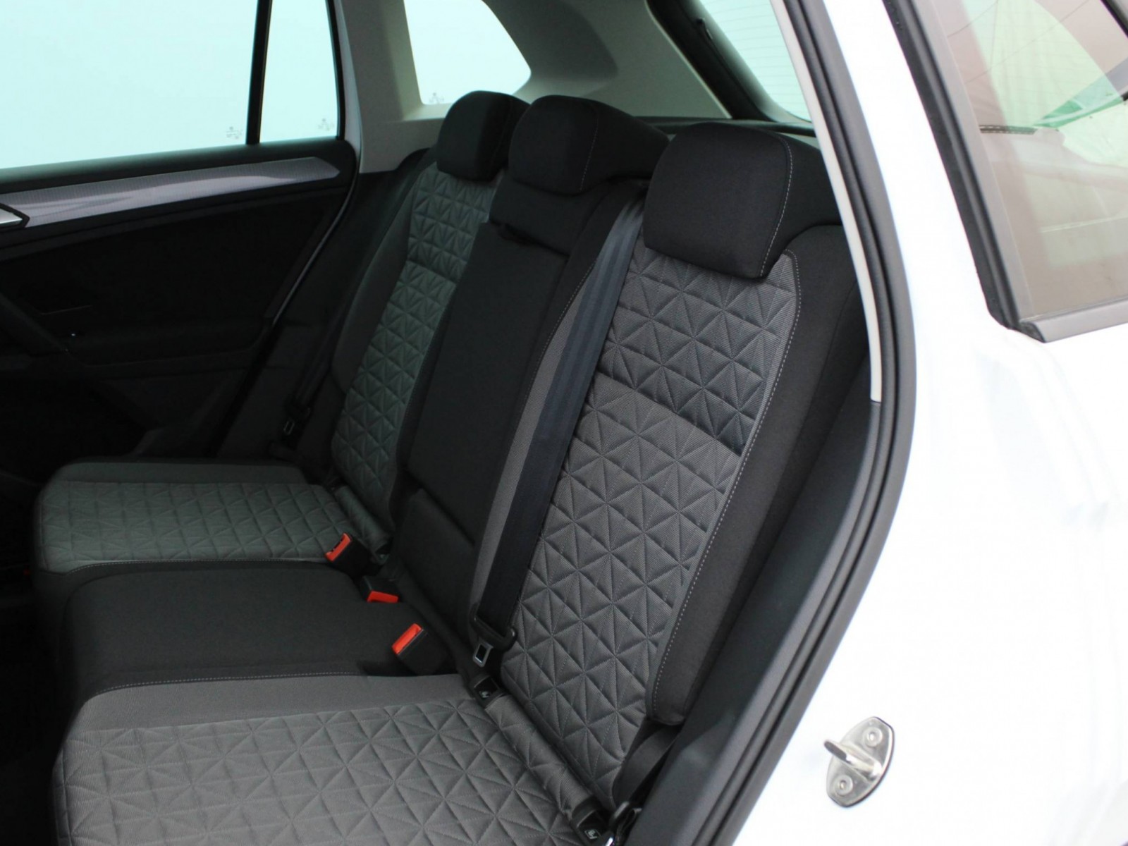 VOLKSWAGEN - TIGUAN - #182136 - 24