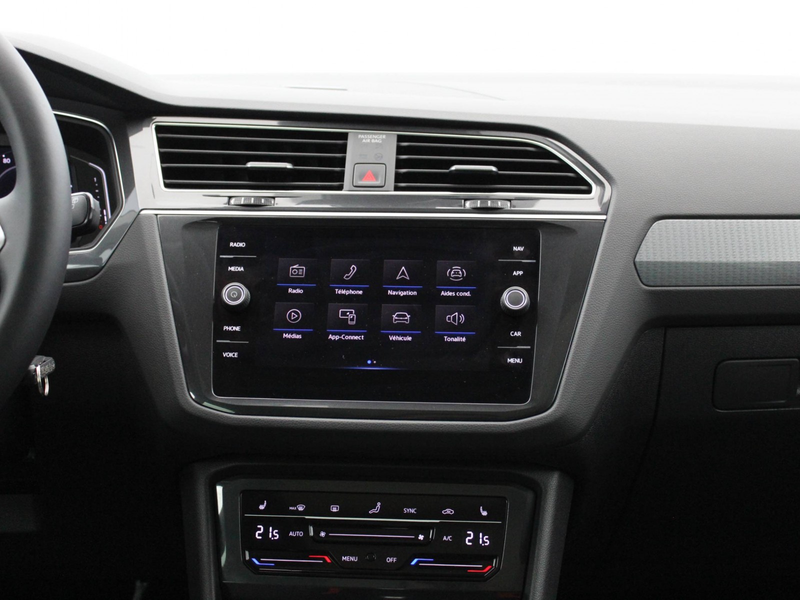 VOLKSWAGEN - TIGUAN - #182136 - 11