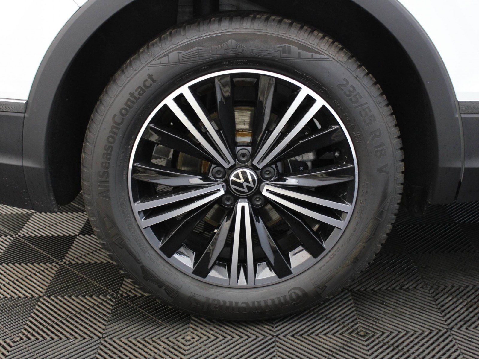 VOLKSWAGEN - TIGUAN - #182136 - 6