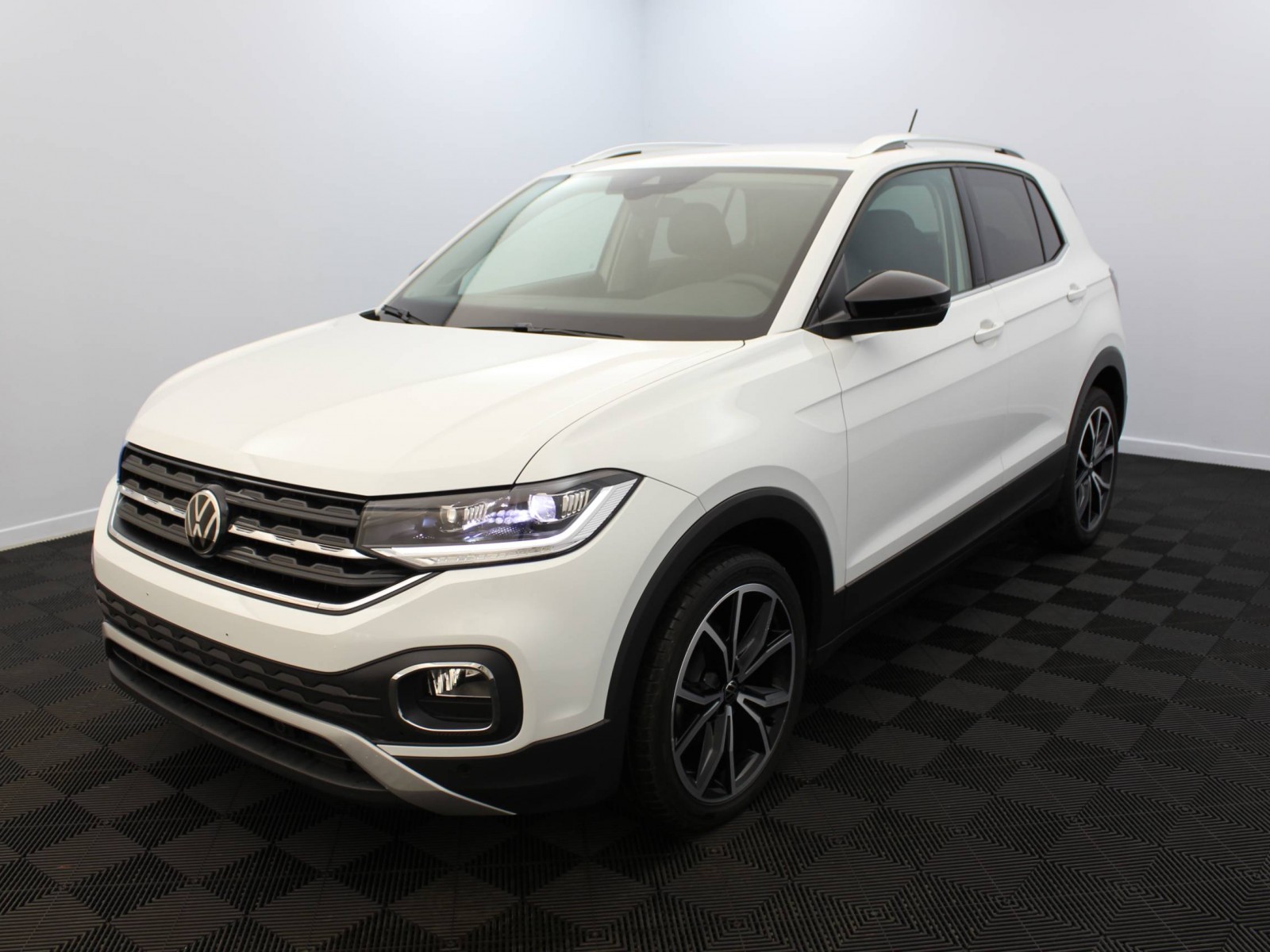 VOLKSWAGEN - T-CROSS - #182132 - 0