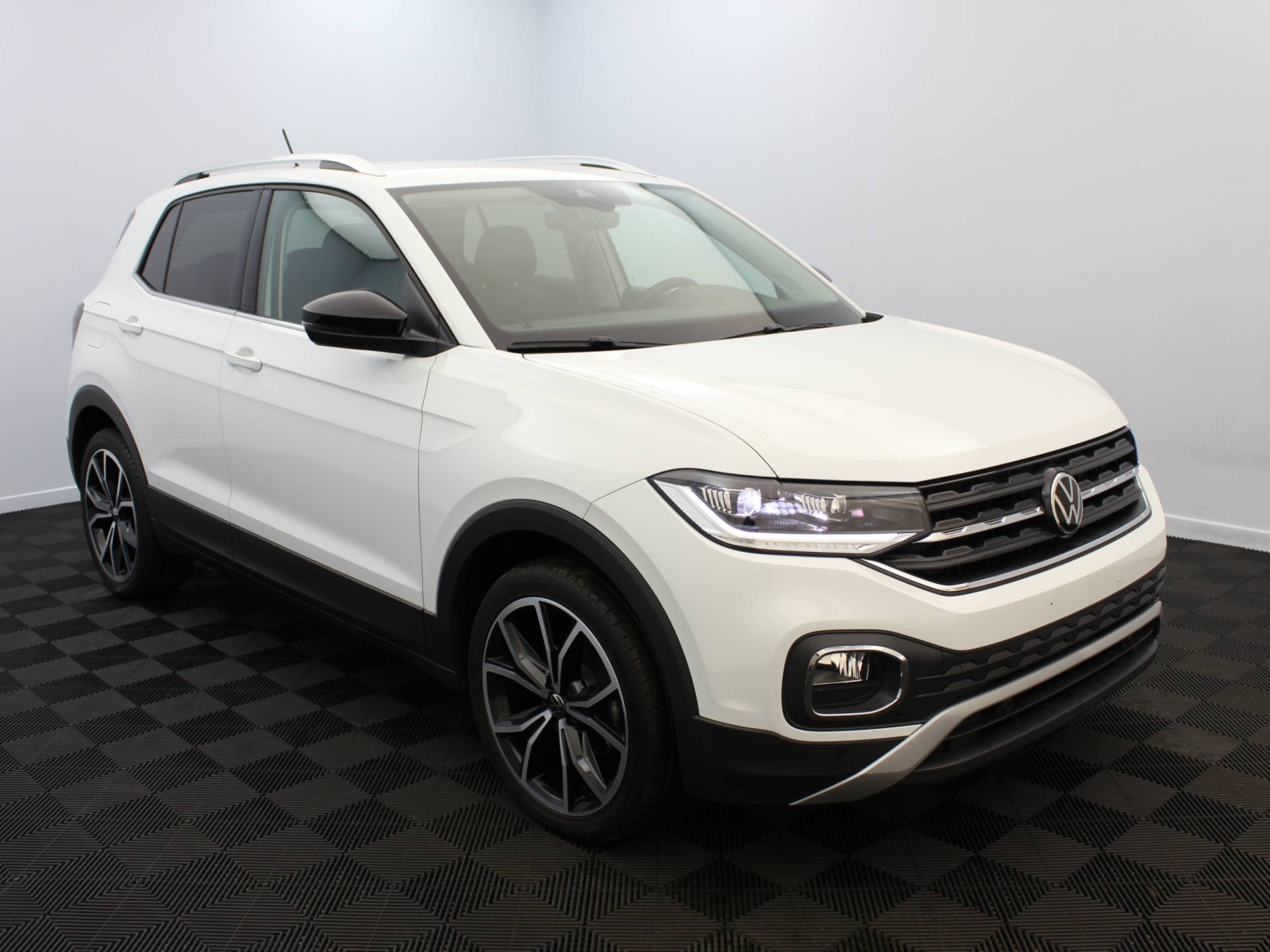VOLKSWAGEN - T-CROSS - #182132 - 1