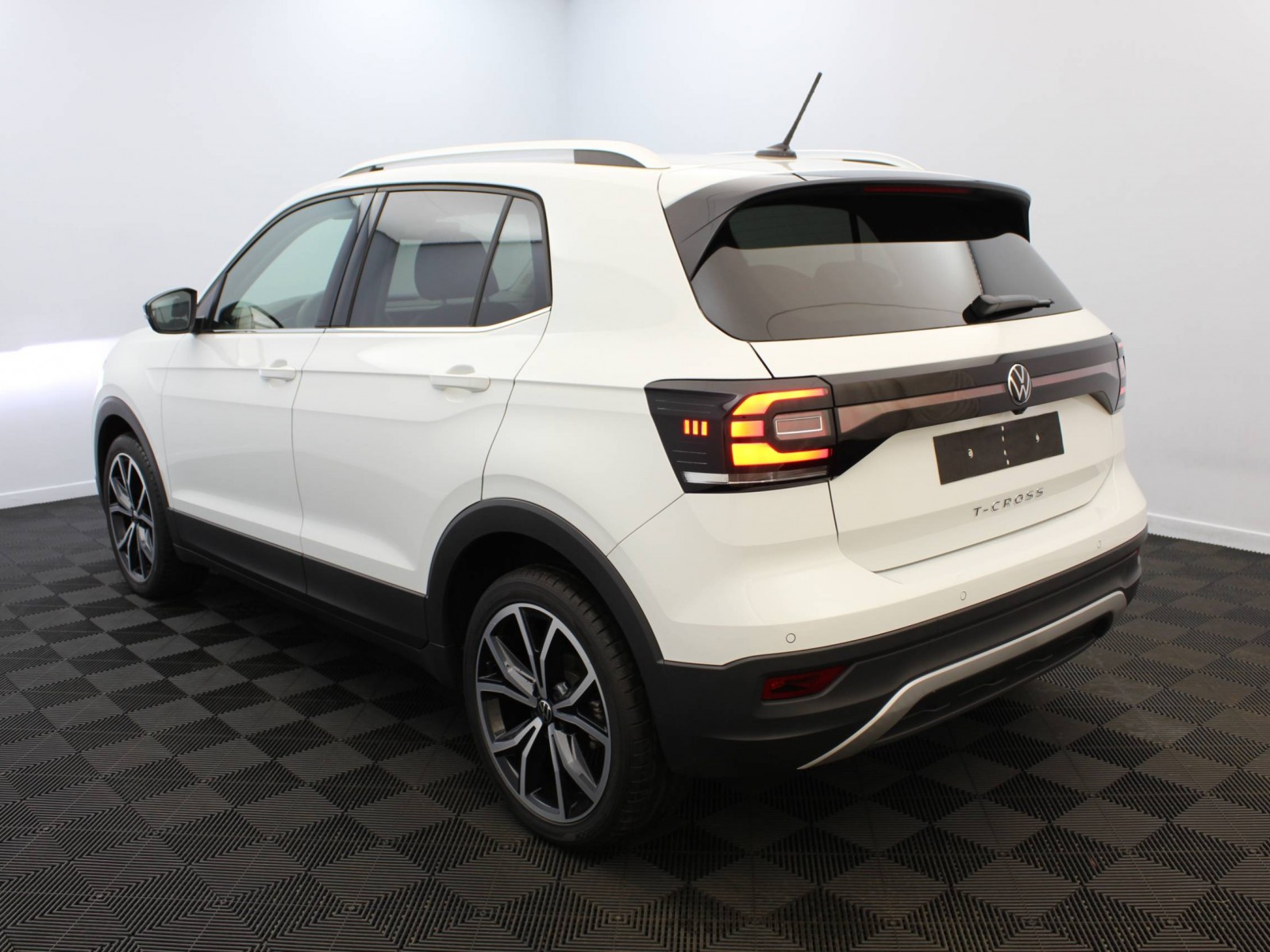VOLKSWAGEN - T-CROSS - #182132 - 2