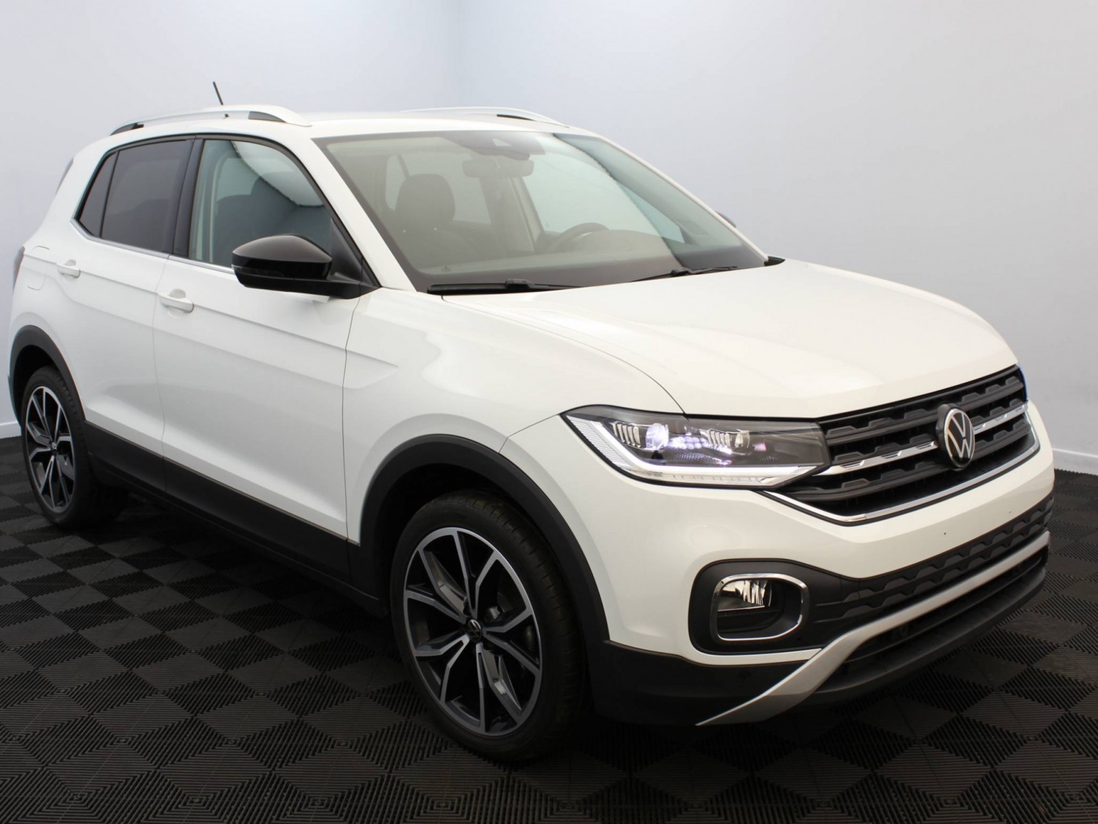 VOLKSWAGEN - T-CROSS - #182131 - 1