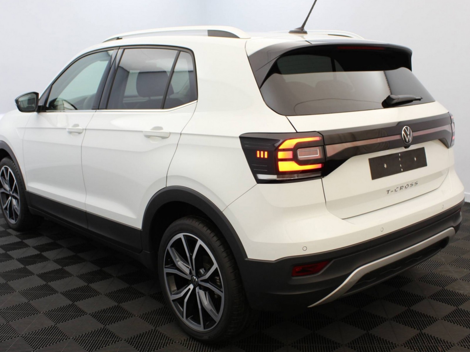 VOLKSWAGEN - T-CROSS - #182131 - 19