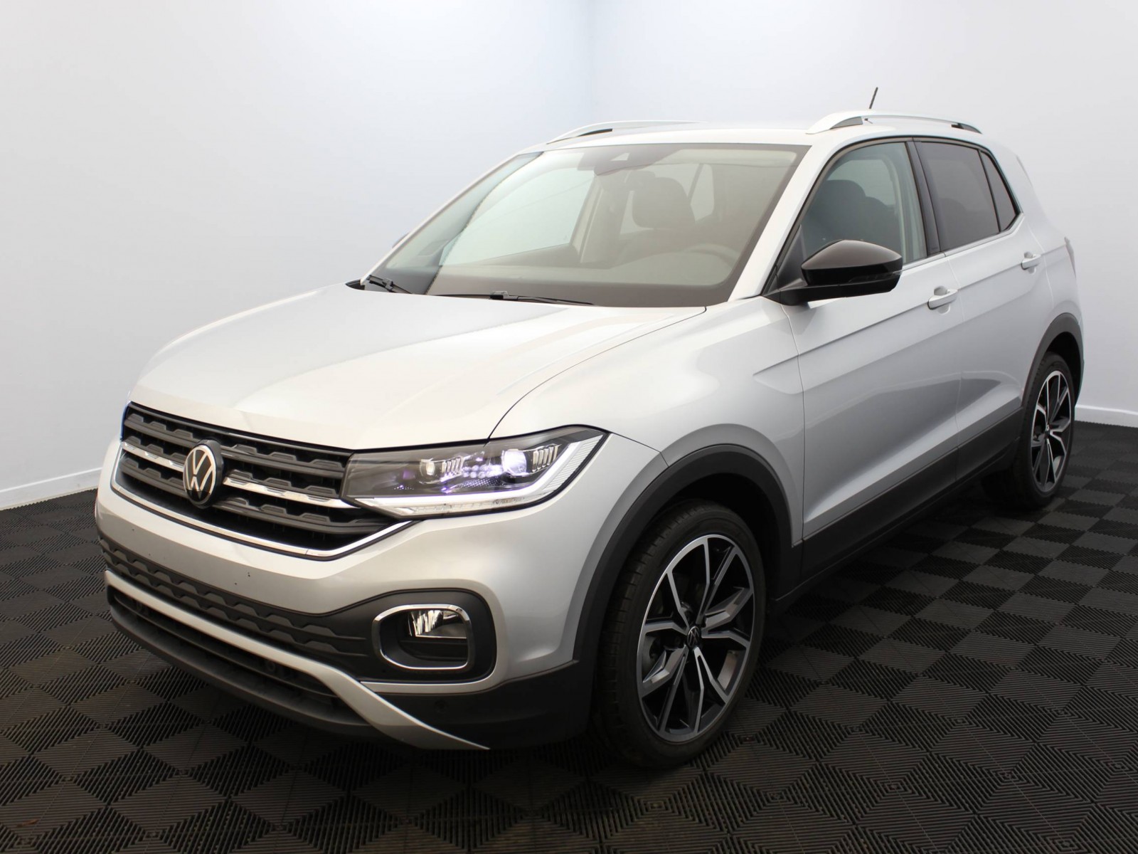 VOLKSWAGEN - T-CROSS - #182133 - 0