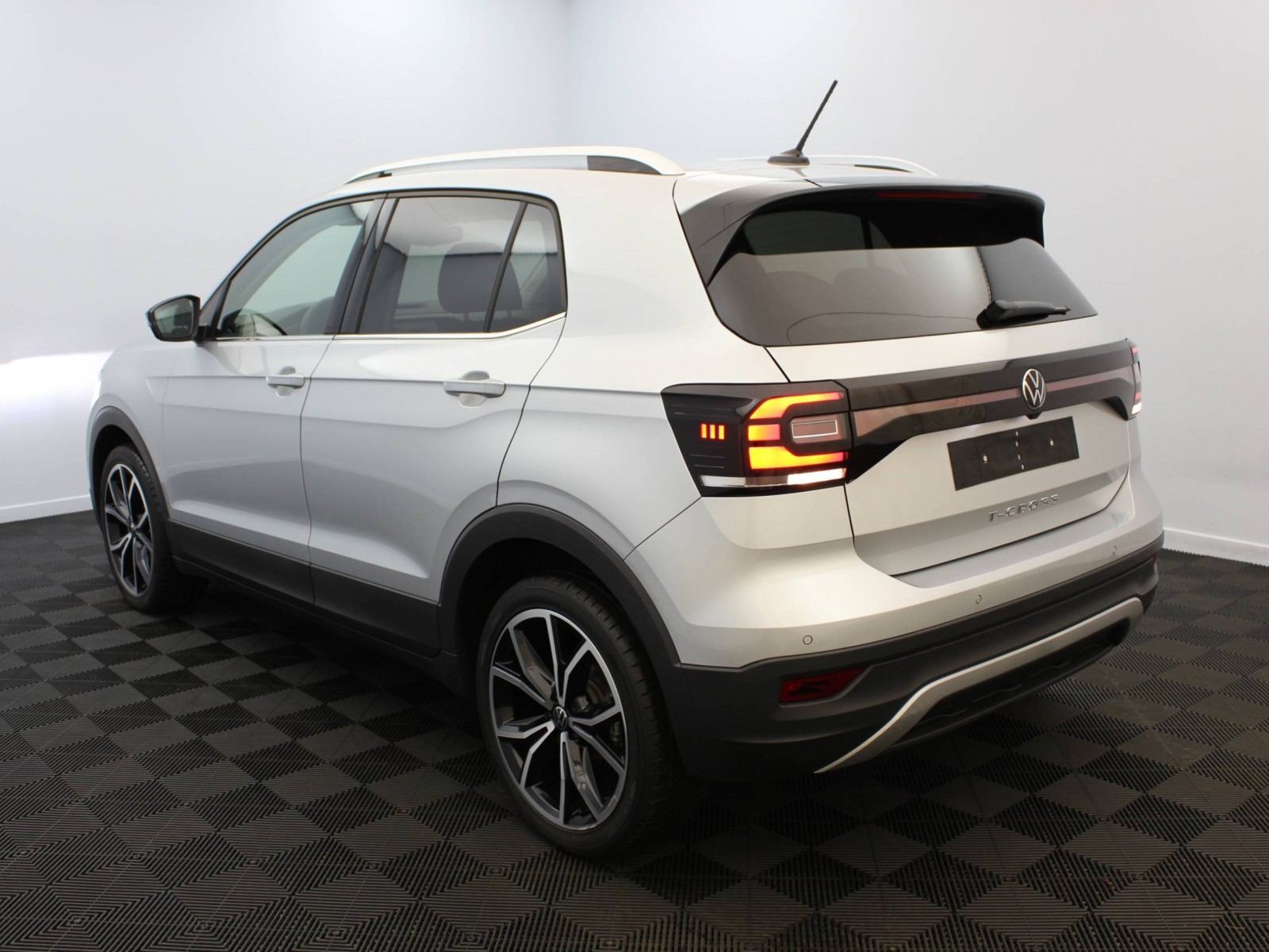 VOLKSWAGEN - T-CROSS - #182133 - 2