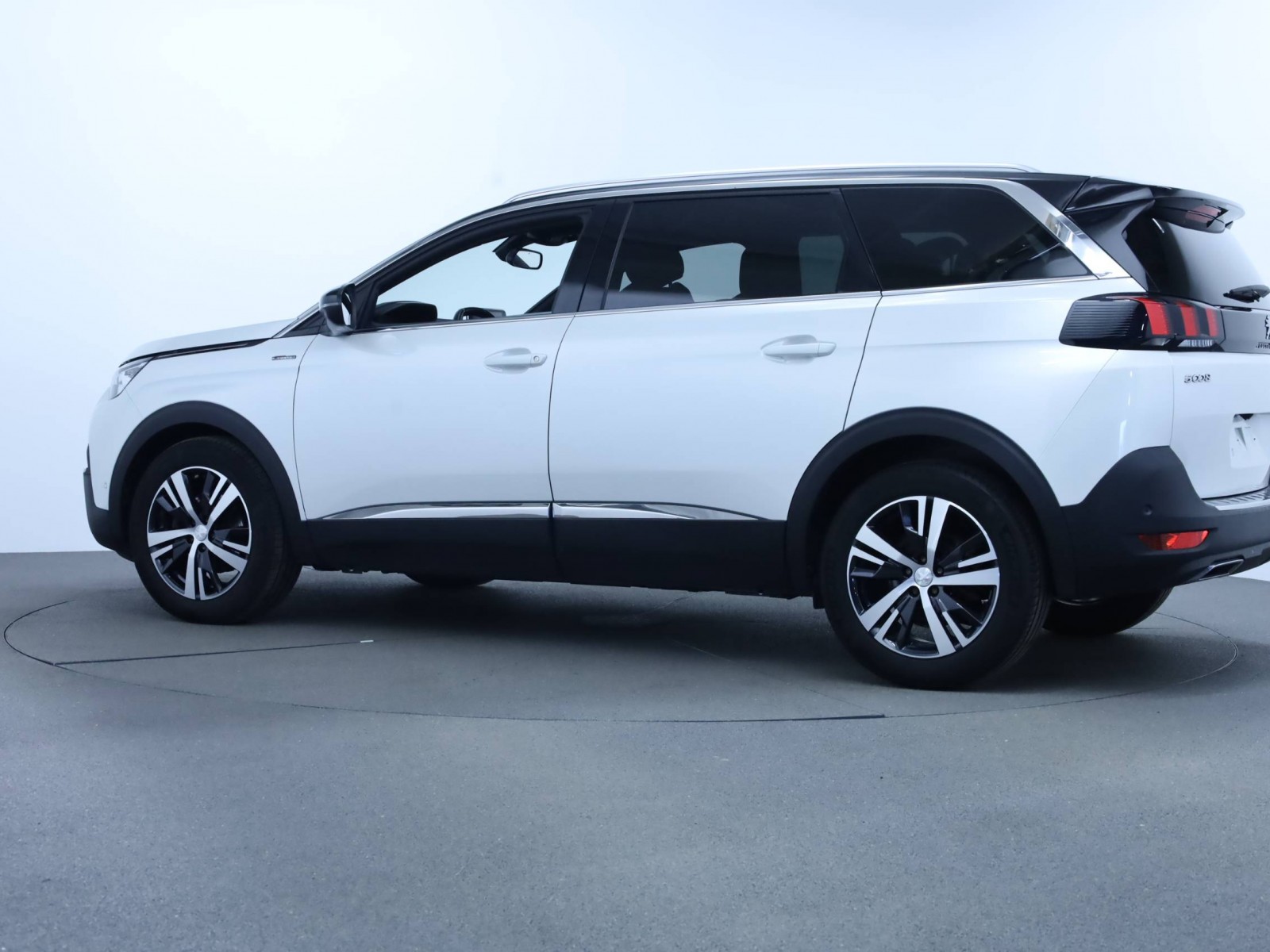 PEUGEOT - 5008 - #182238 - 9