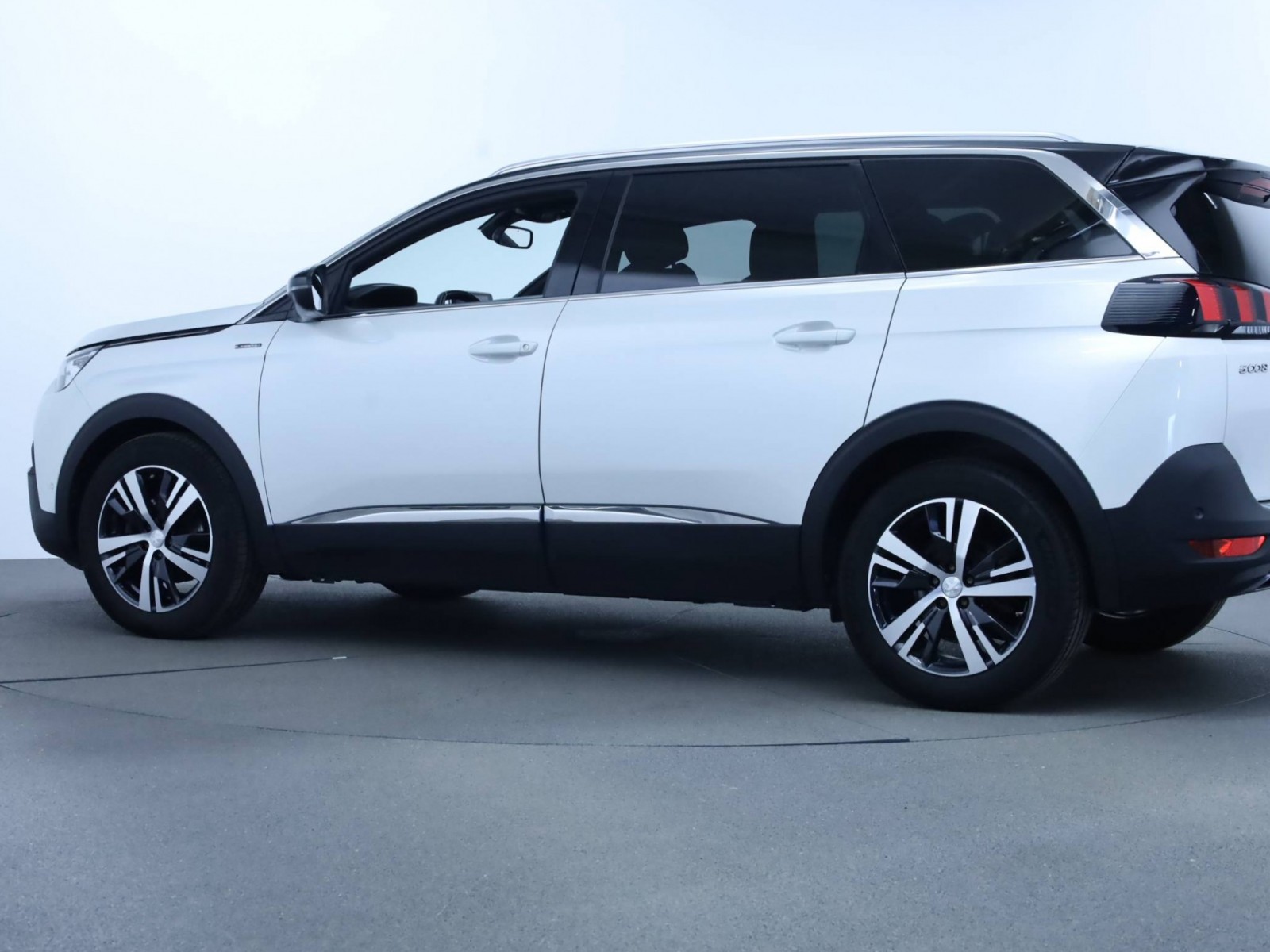 PEUGEOT - 5008 - #182238 - 25