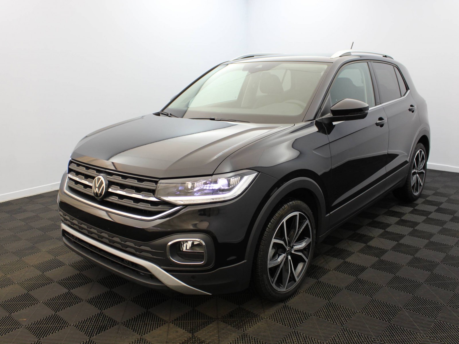 VOLKSWAGEN - T-CROSS - #182130 - 0
