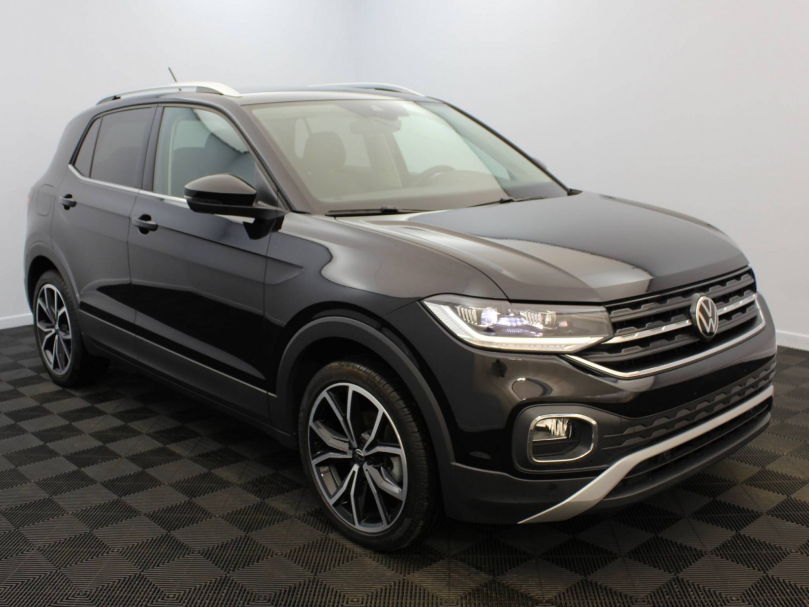 VOLKSWAGEN - T-CROSS - #182130 - 18