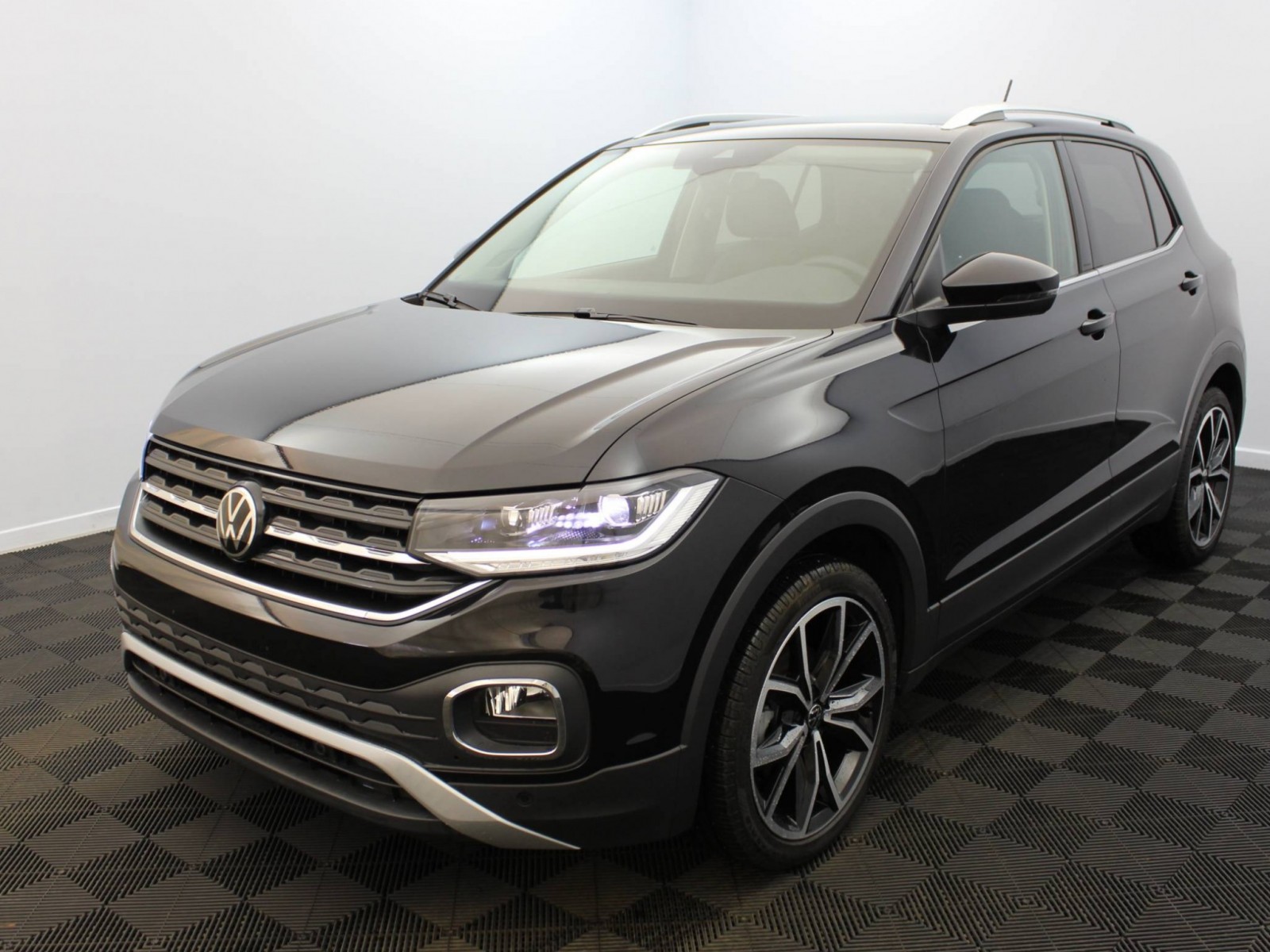 VOLKSWAGEN - T-CROSS - #182130 - 17