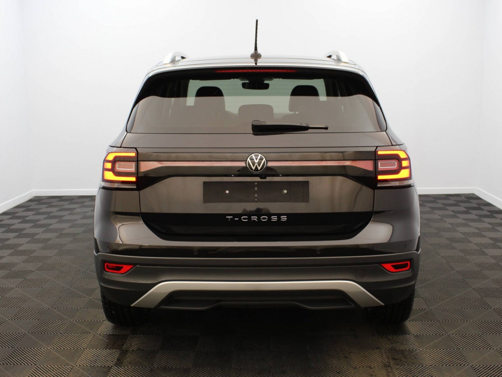 VOLKSWAGEN - T-CROSS - #182130 - 24