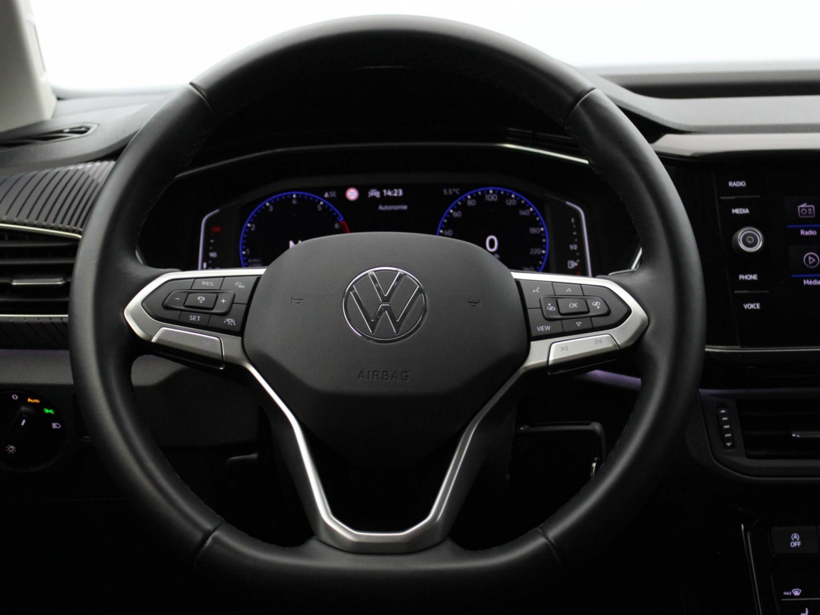 VOLKSWAGEN - T-CROSS - #182130 - 33