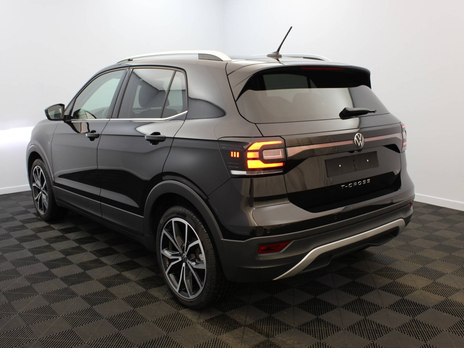 VOLKSWAGEN - T-CROSS - #182130 - 2