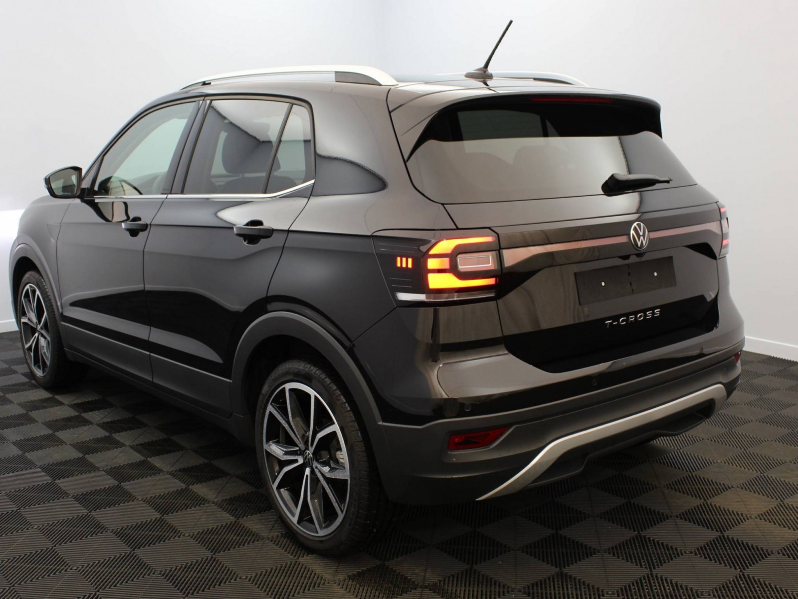 VOLKSWAGEN - T-CROSS - #182130 - 20