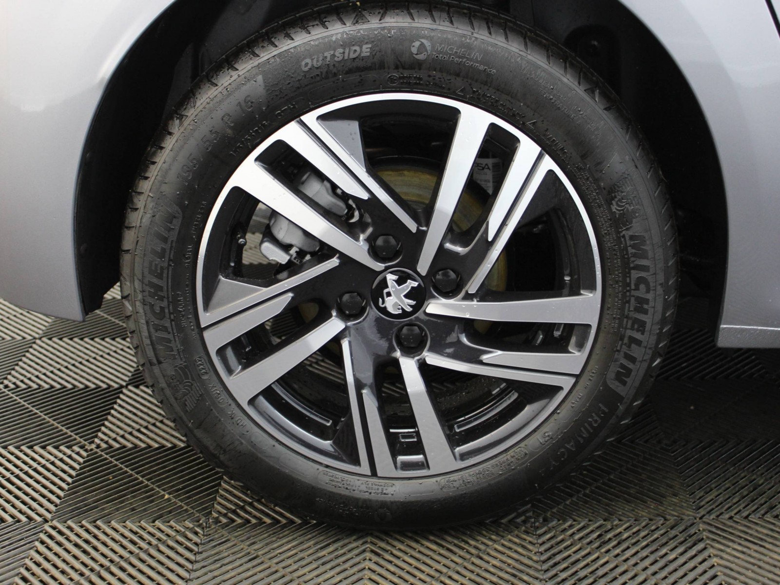 PEUGEOT - 208 - #181493 - 6