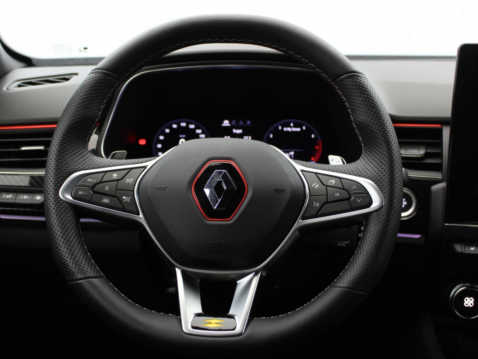 RENAULT - ARKANA - #181496 - 26