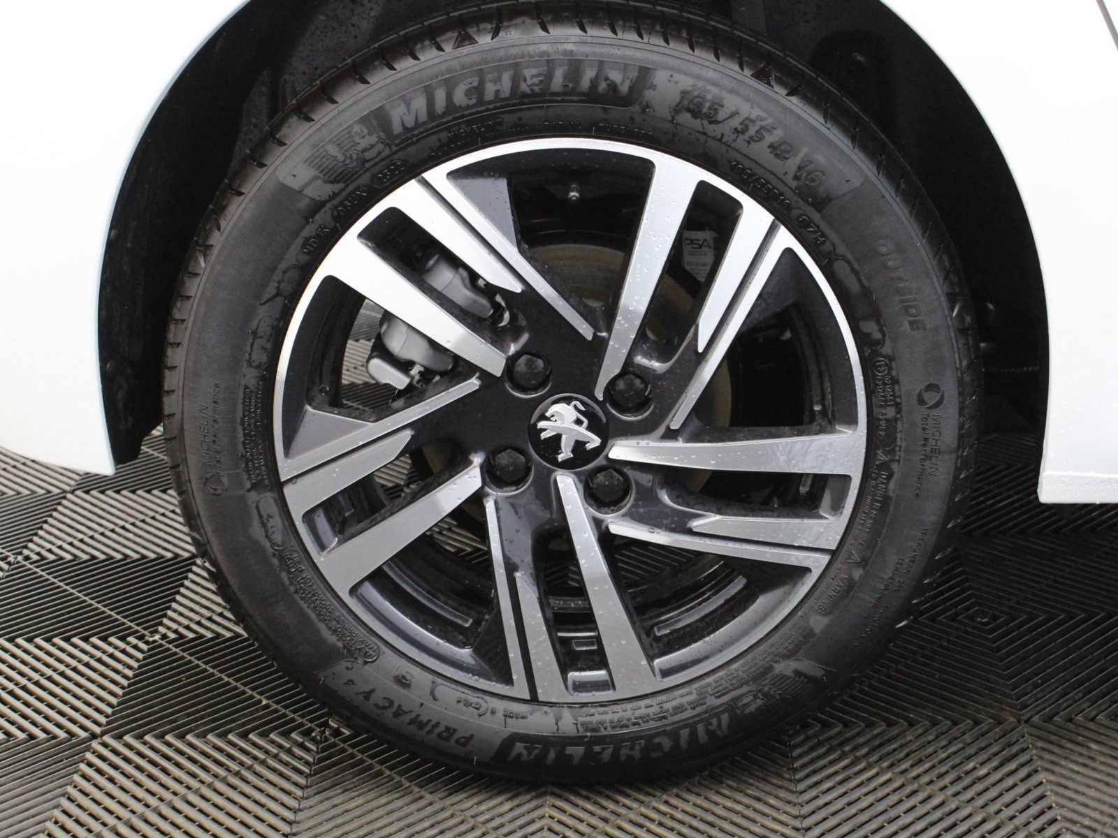 PEUGEOT - 208 - #181495 - 6
