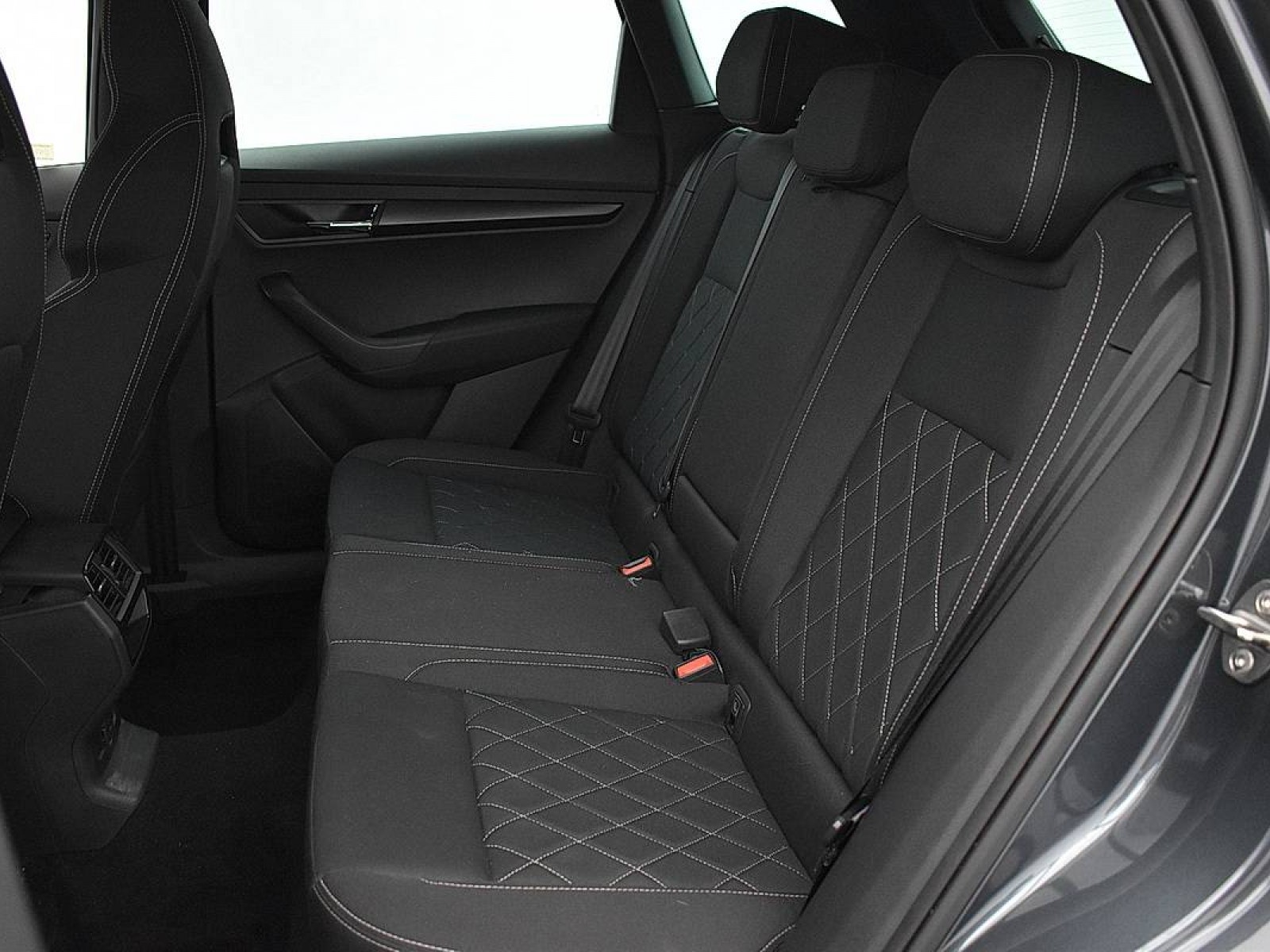 SKODA - KAROQ - #182045 - 8