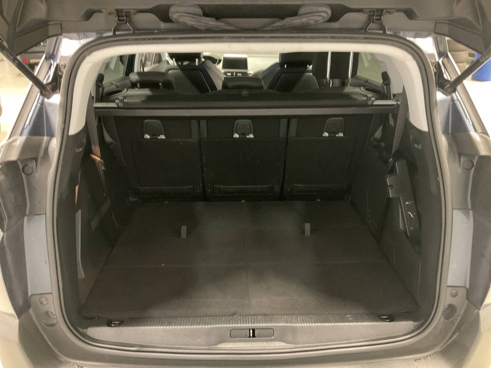 PEUGEOT - 5008 - #182236 - 12