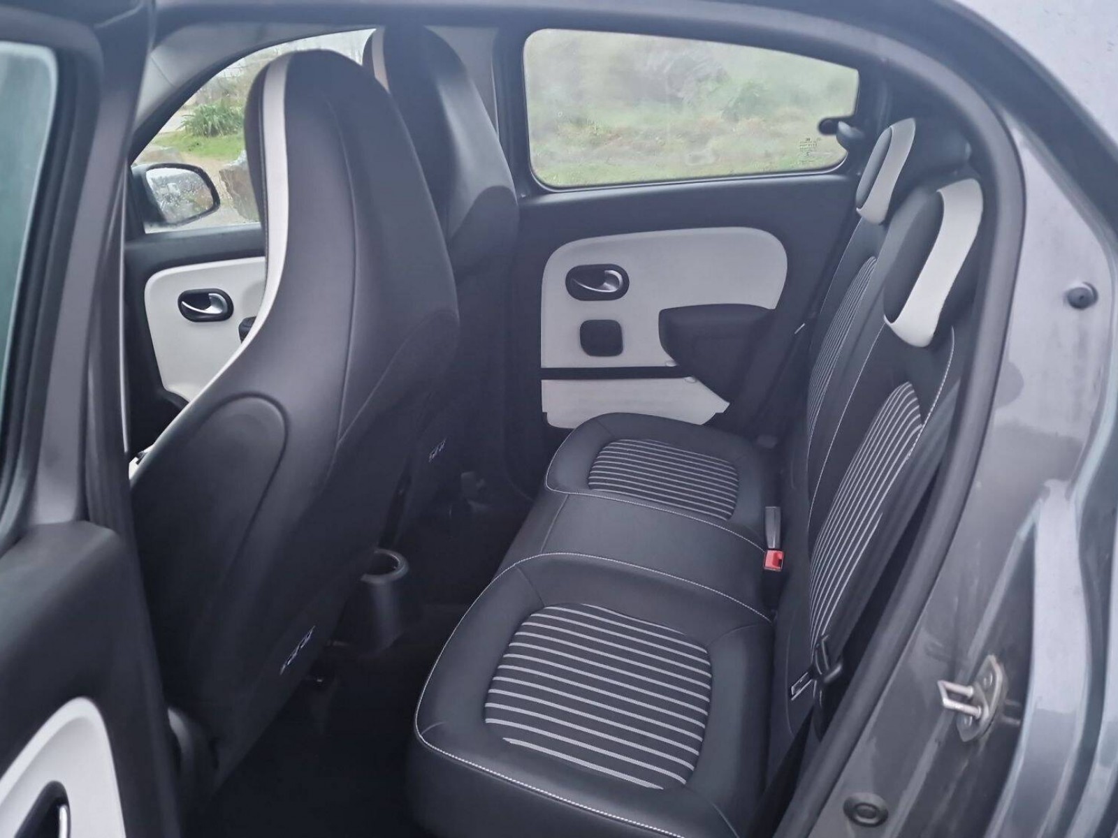 RENAULT - TWINGO III - #182637 - 6