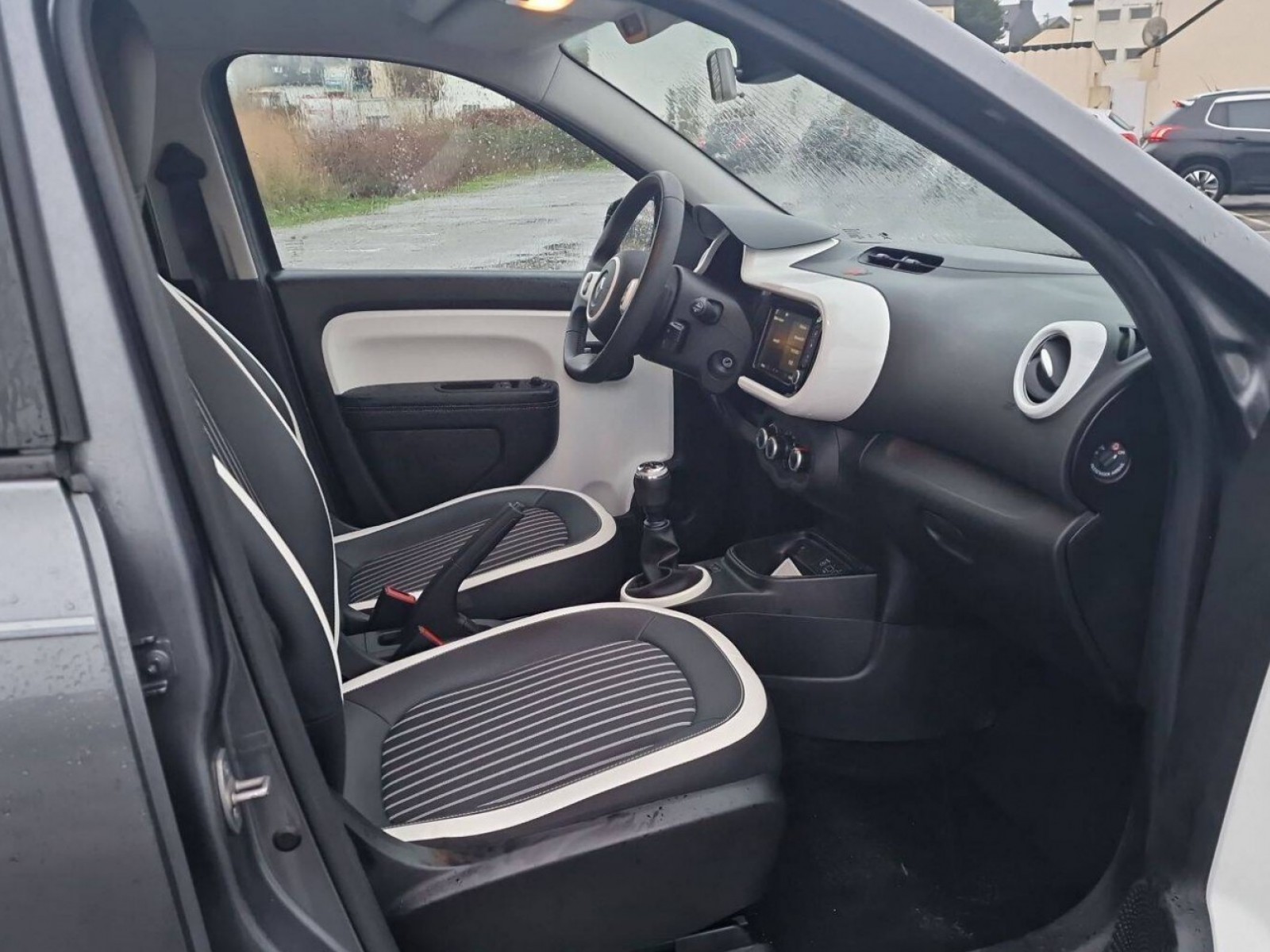 RENAULT - TWINGO III - #182637 - 18