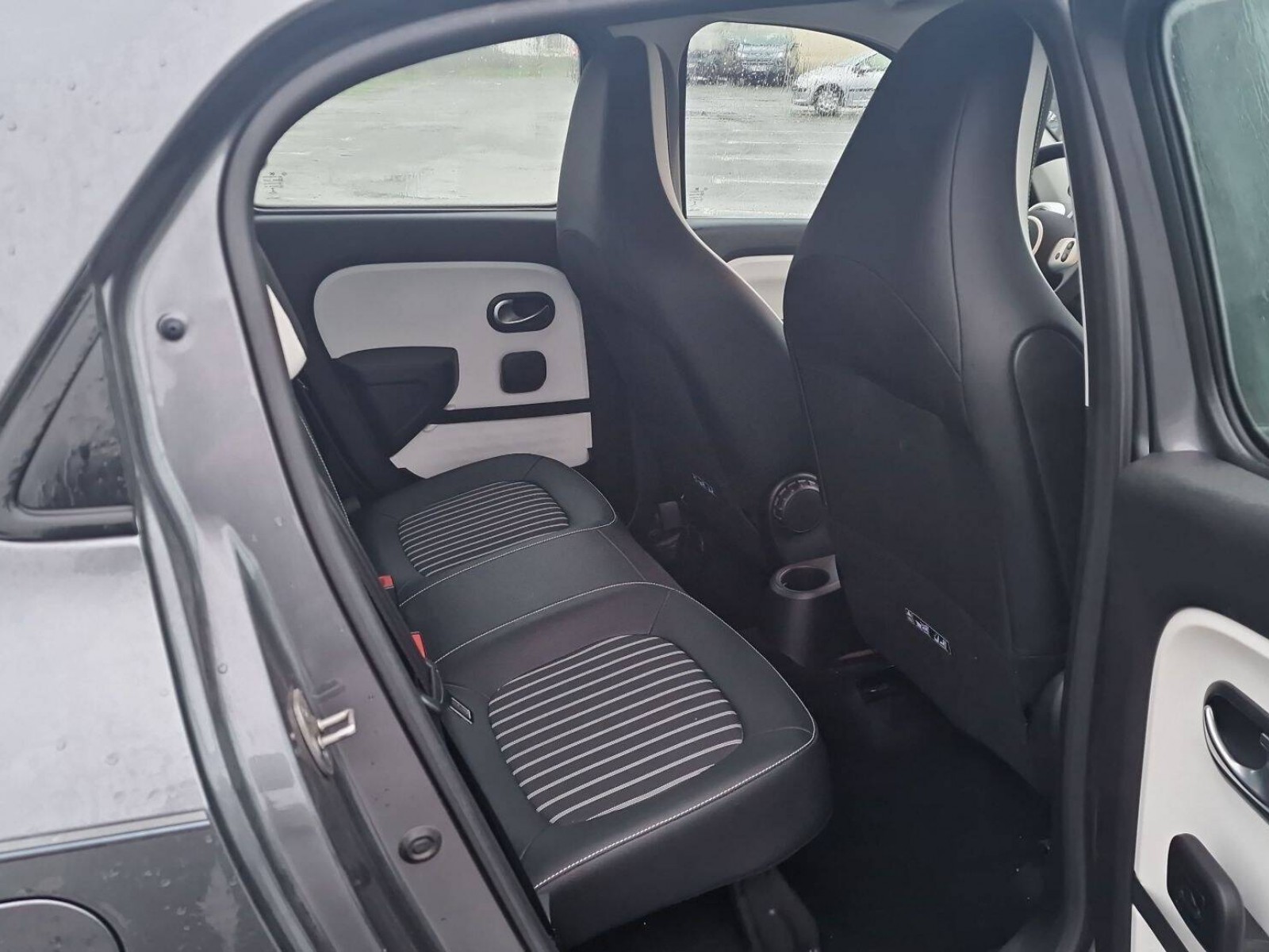 RENAULT - TWINGO III - #182637 - 9