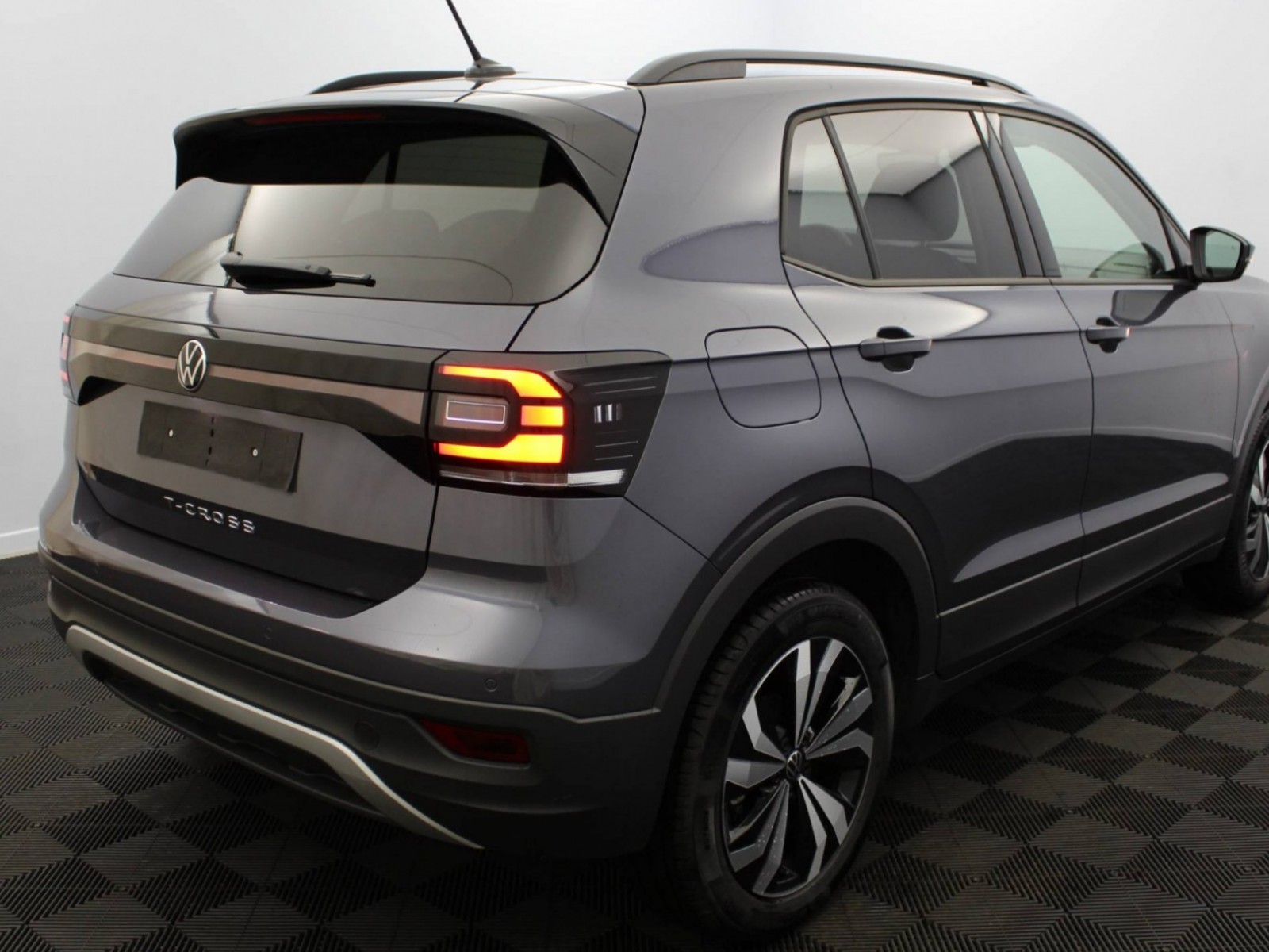 VOLKSWAGEN - T-CROSS - #175393 - 17