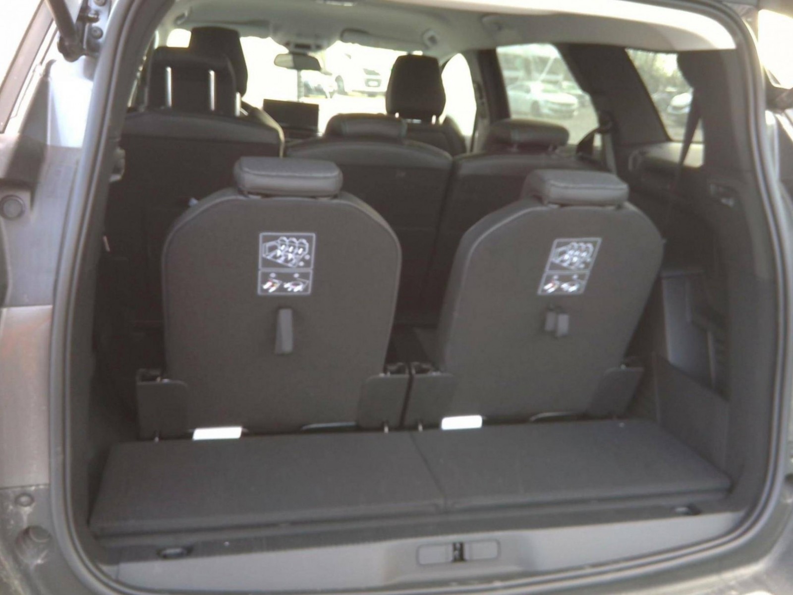 PEUGEOT - 5008 - #182812 - 8