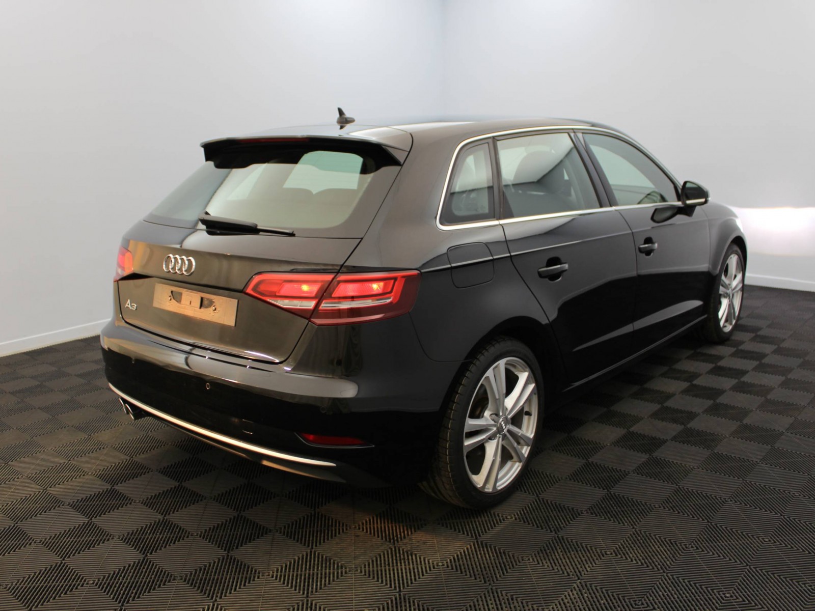 AUDI - A3 SPORTBACK - #182505 - 3