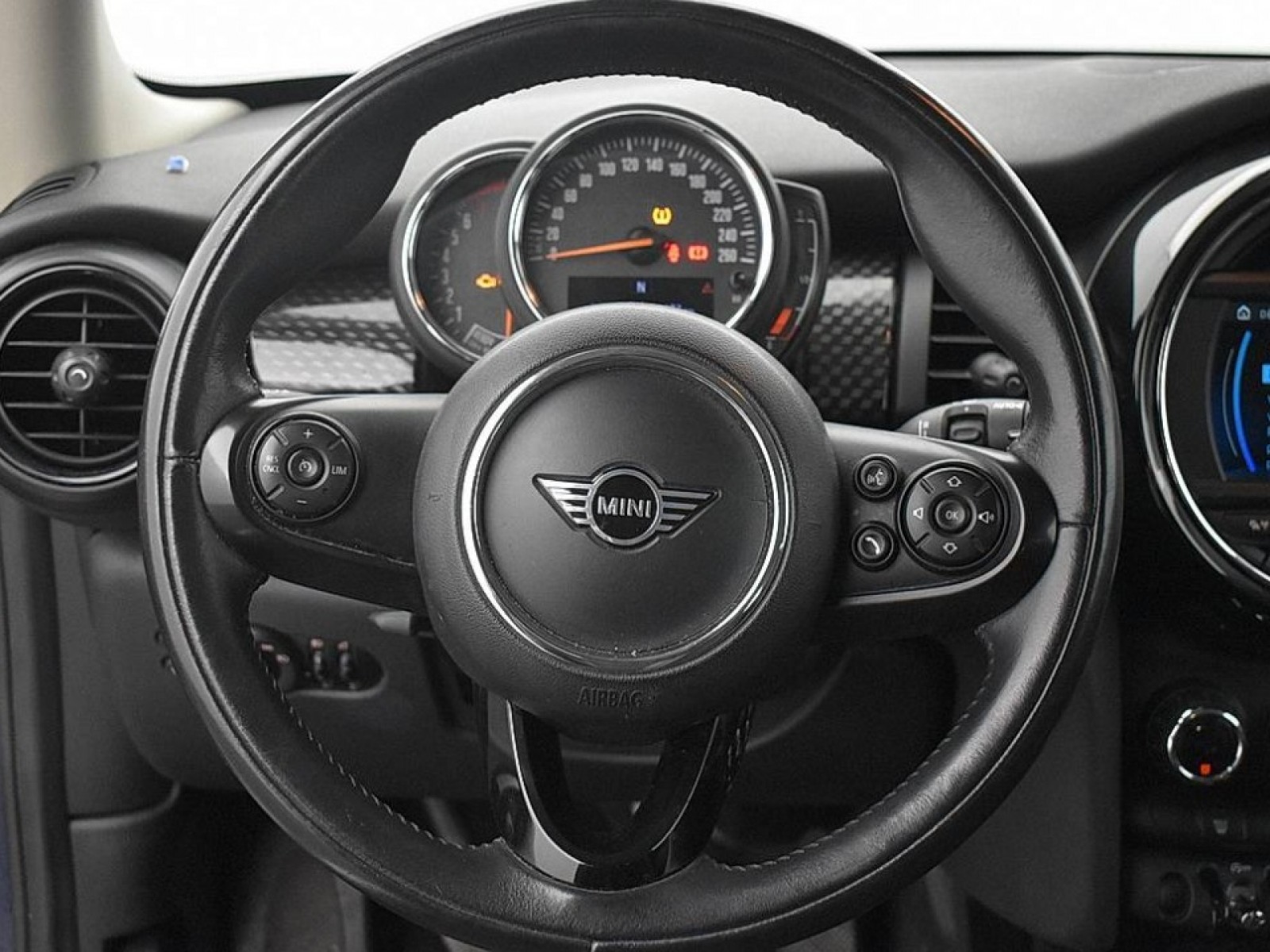 MINI - HATCH 3 PORTES F56 LCI - #182206 - 24