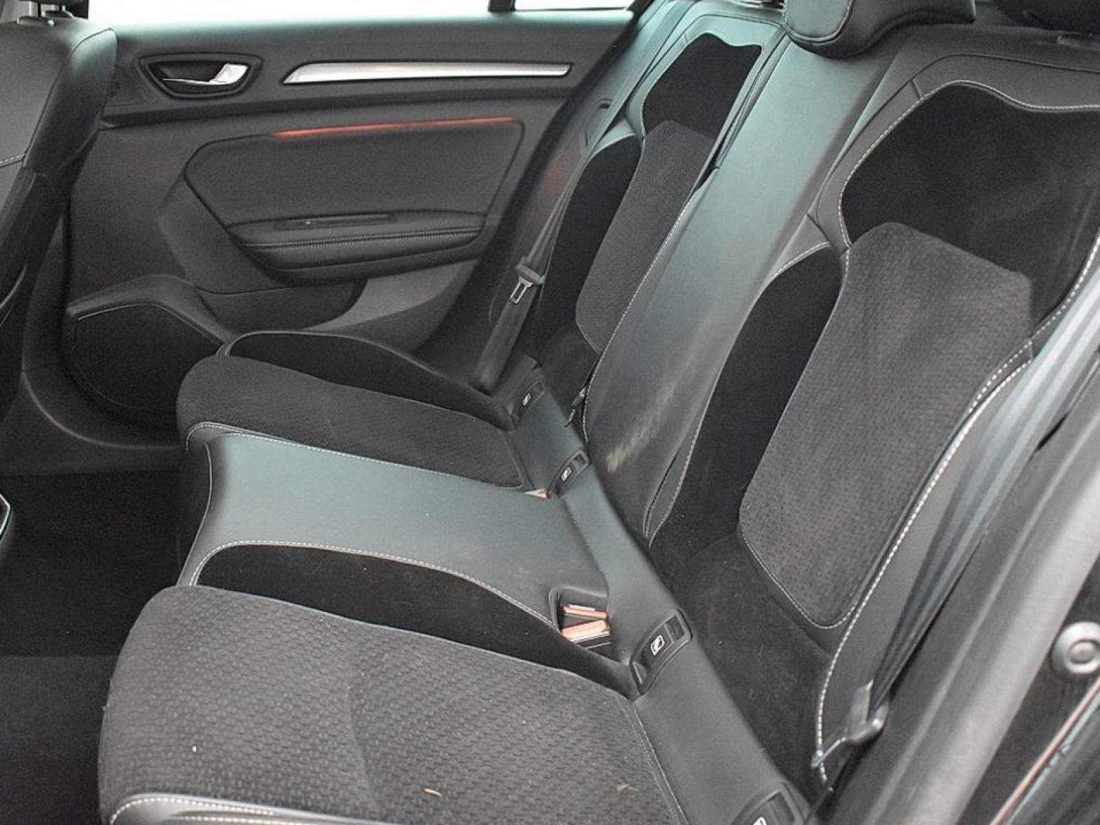 RENAULT - MEGANE IV ESTATE - #181942 - 24