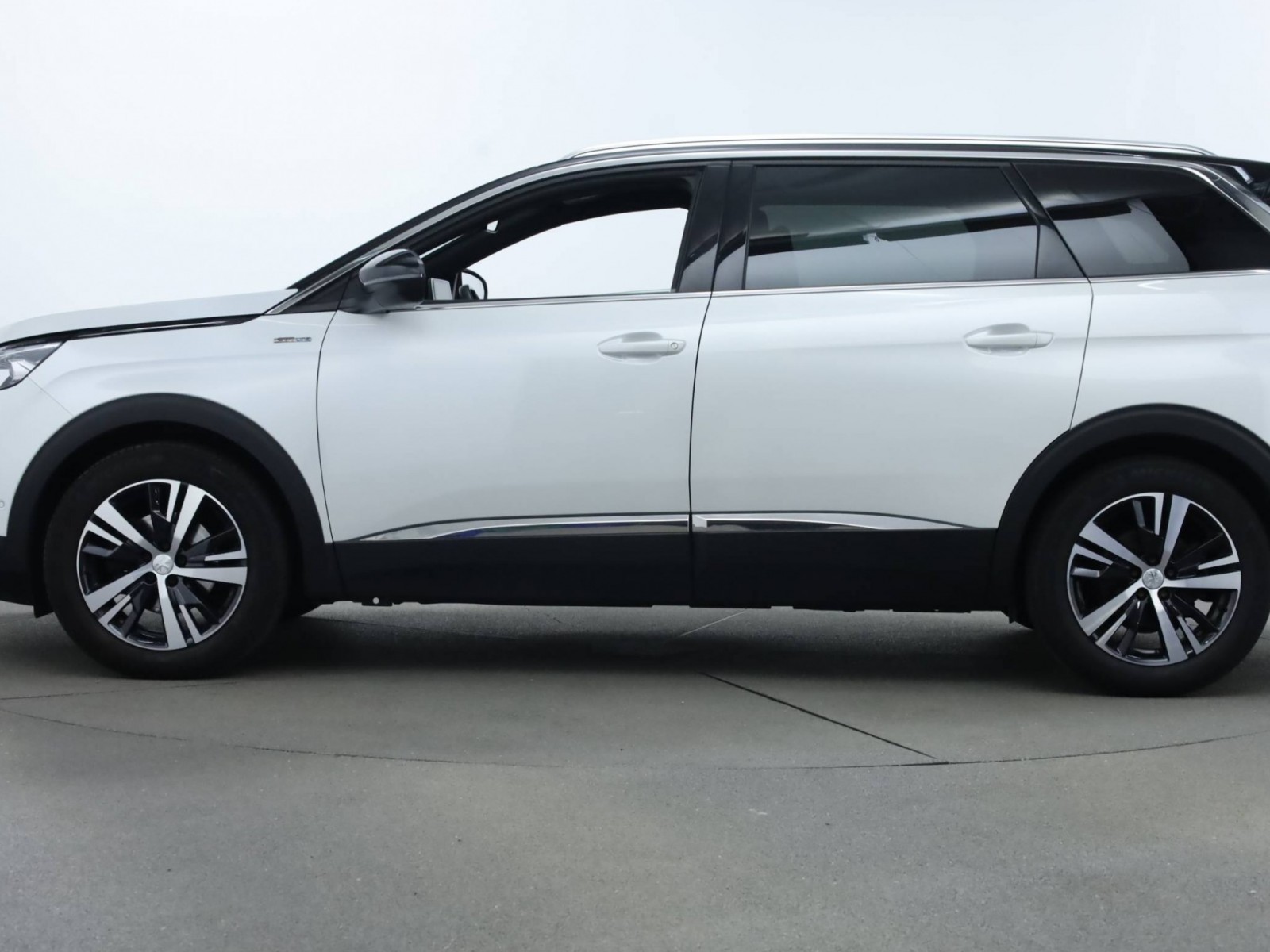 PEUGEOT - 5008 - #182237 - 35