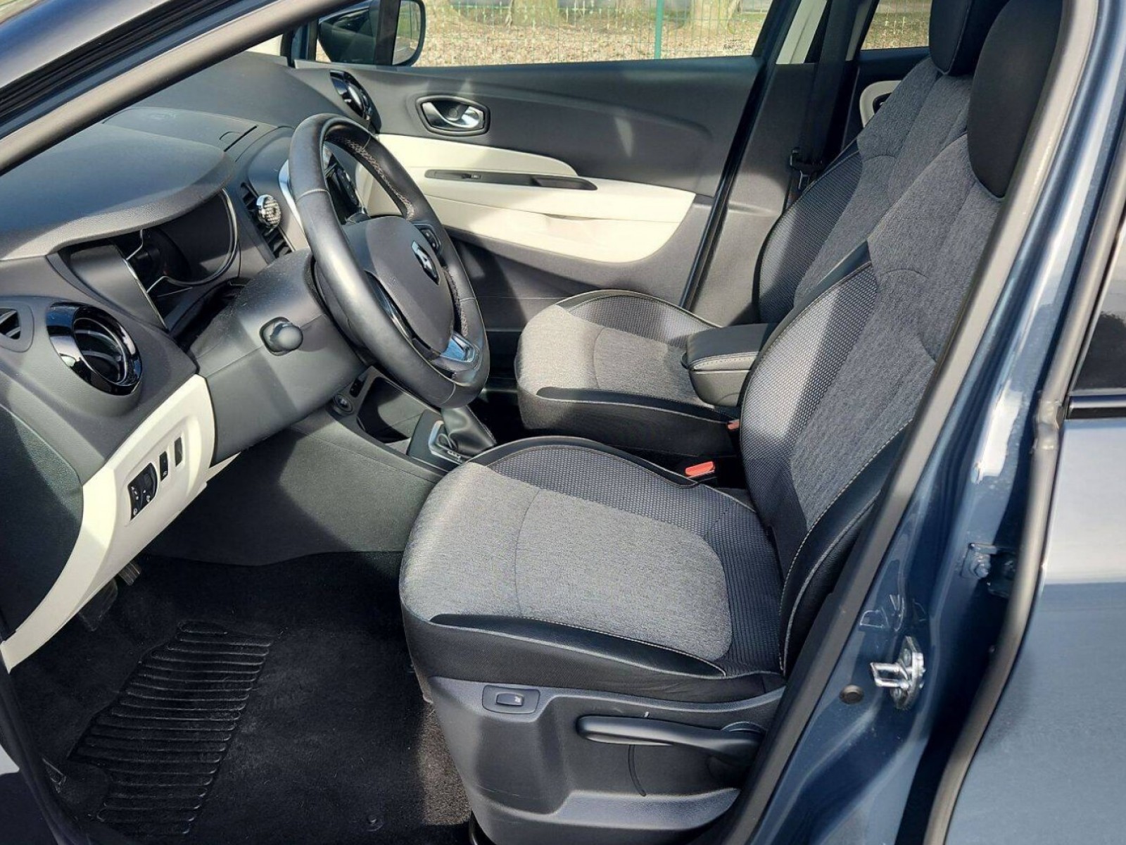 RENAULT - CAPTUR - #183047 - 15