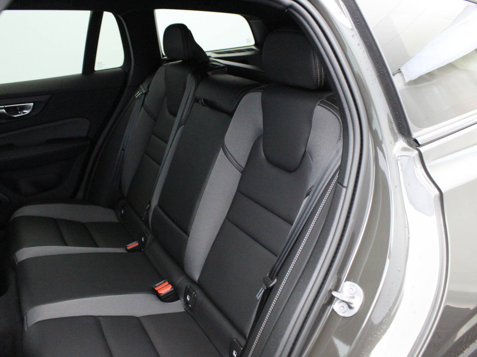 VOLVO - V60 - #171997 - 8