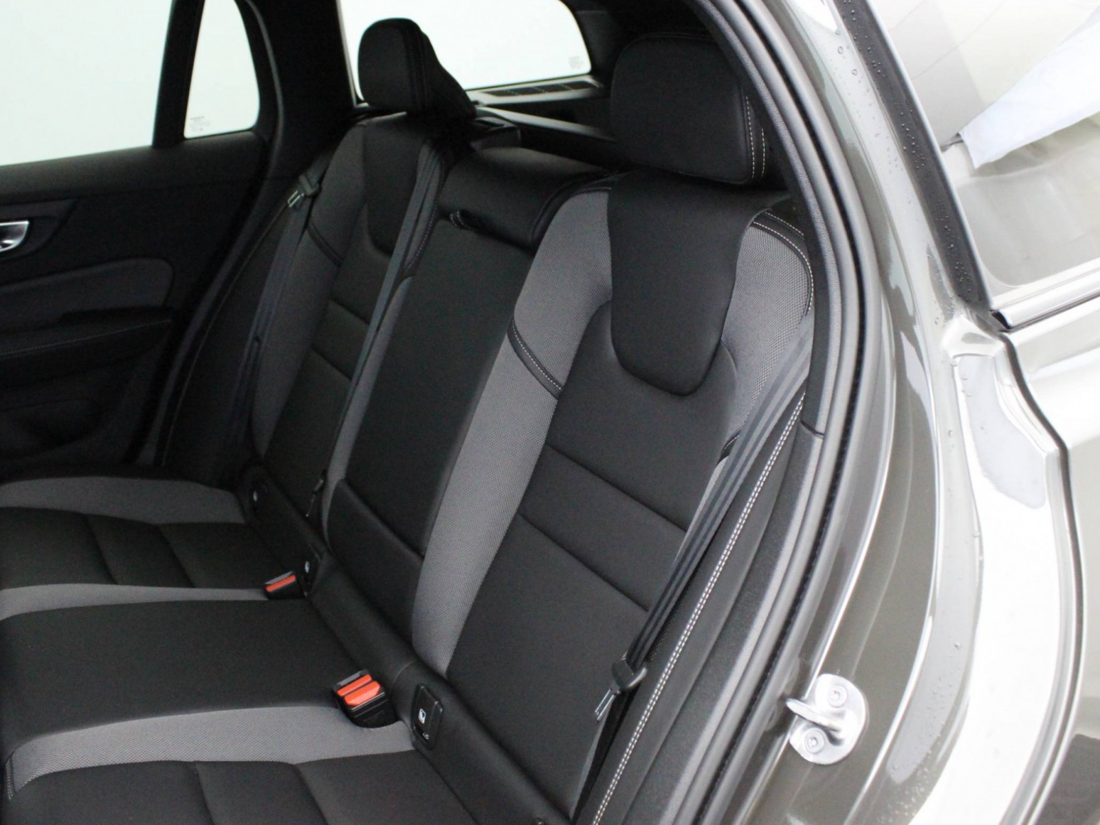VOLVO - V60 - #171997 - 23