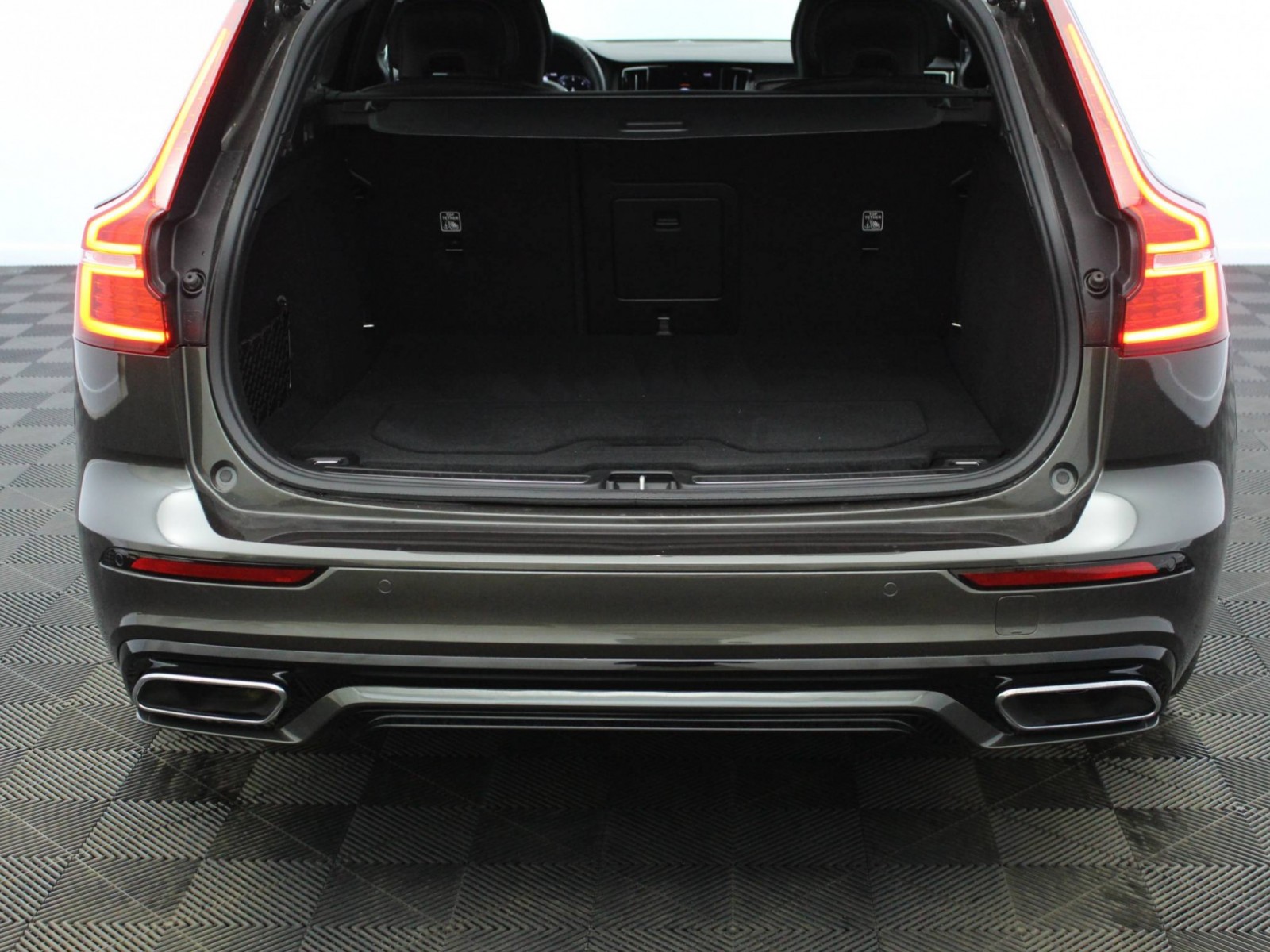 VOLVO - V60 - #171997 - 28