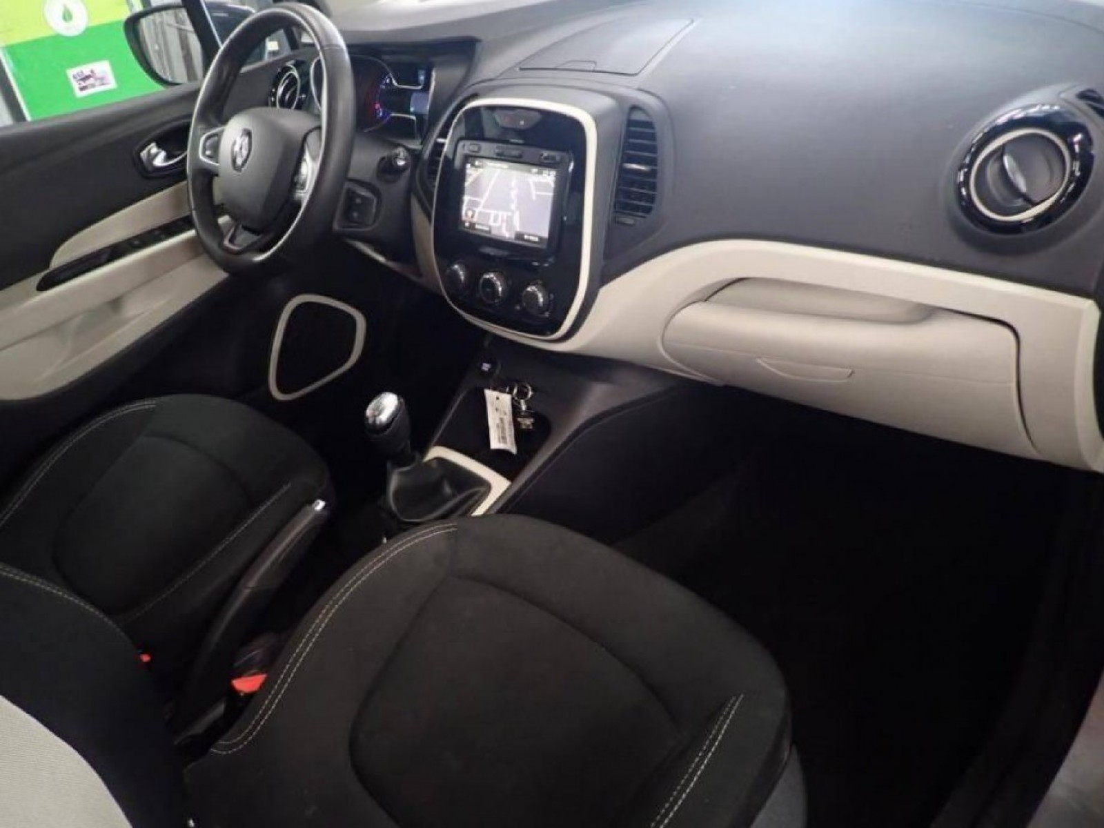 RENAULT - CAPTUR BUSINESS - #183117 - 12