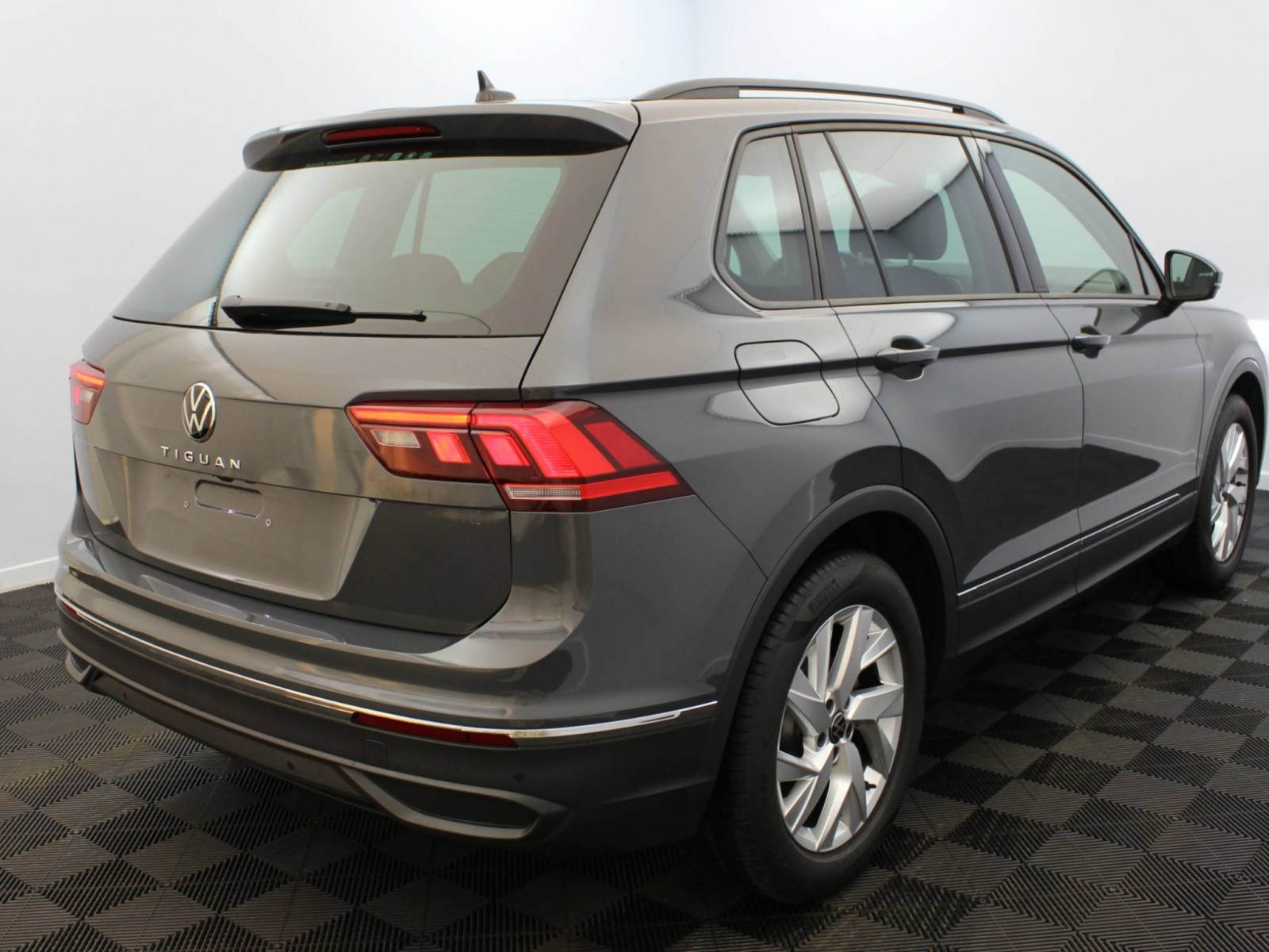 VOLKSWAGEN - TIGUAN - #168930 - 3