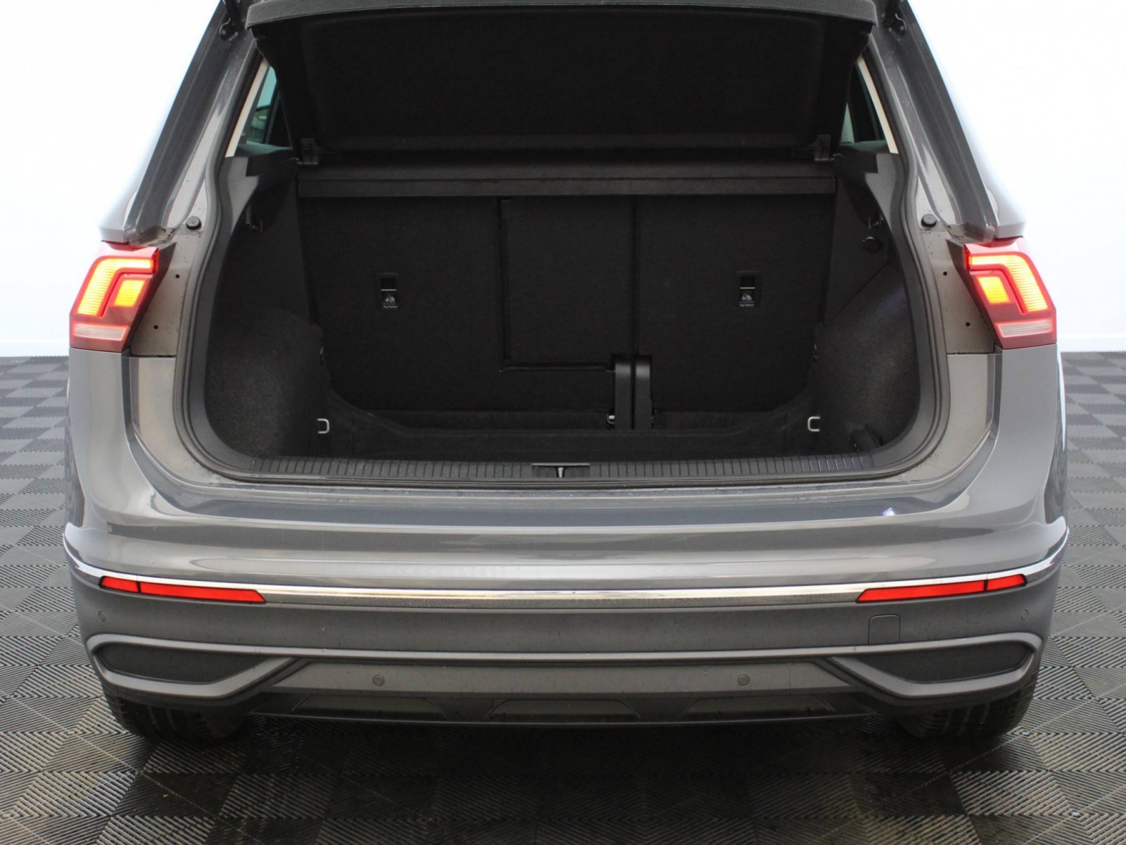 VOLKSWAGEN - TIGUAN - #168930 - 13