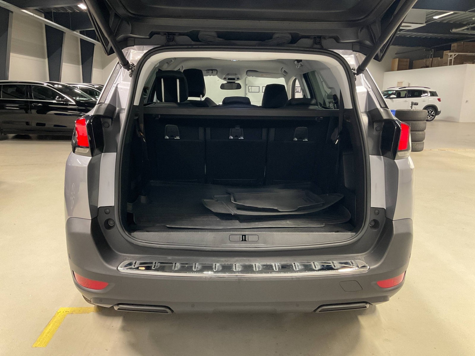 PEUGEOT - 5008 - #183200 - 12