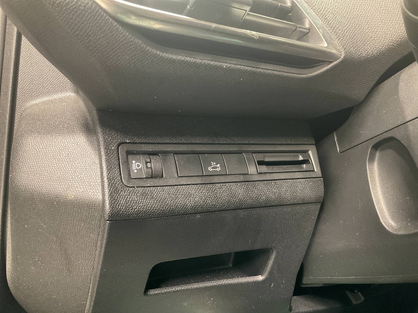 PEUGEOT - 5008 - #183201 - 20