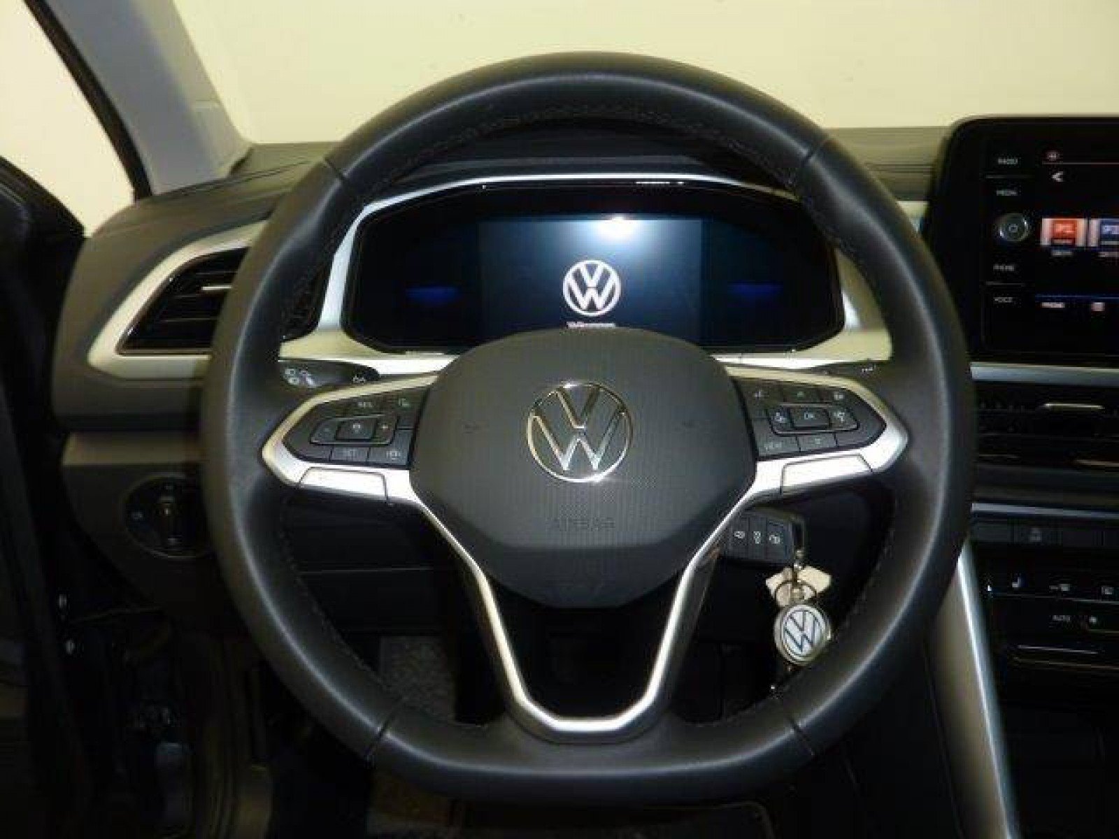 VOLKSWAGEN - T-ROC - #182538 - 10
