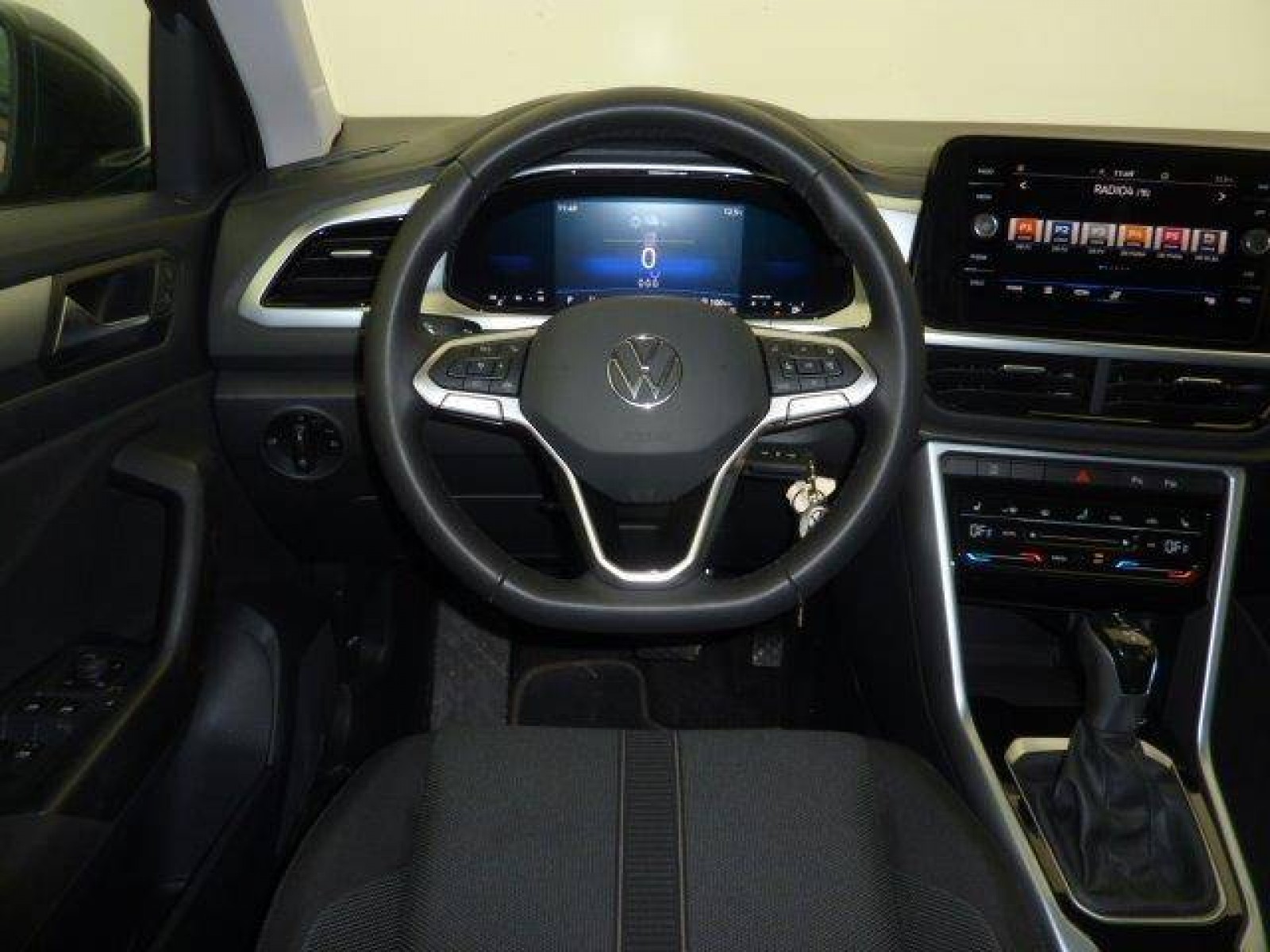 VOLKSWAGEN - T-ROC - #182538 - 14
